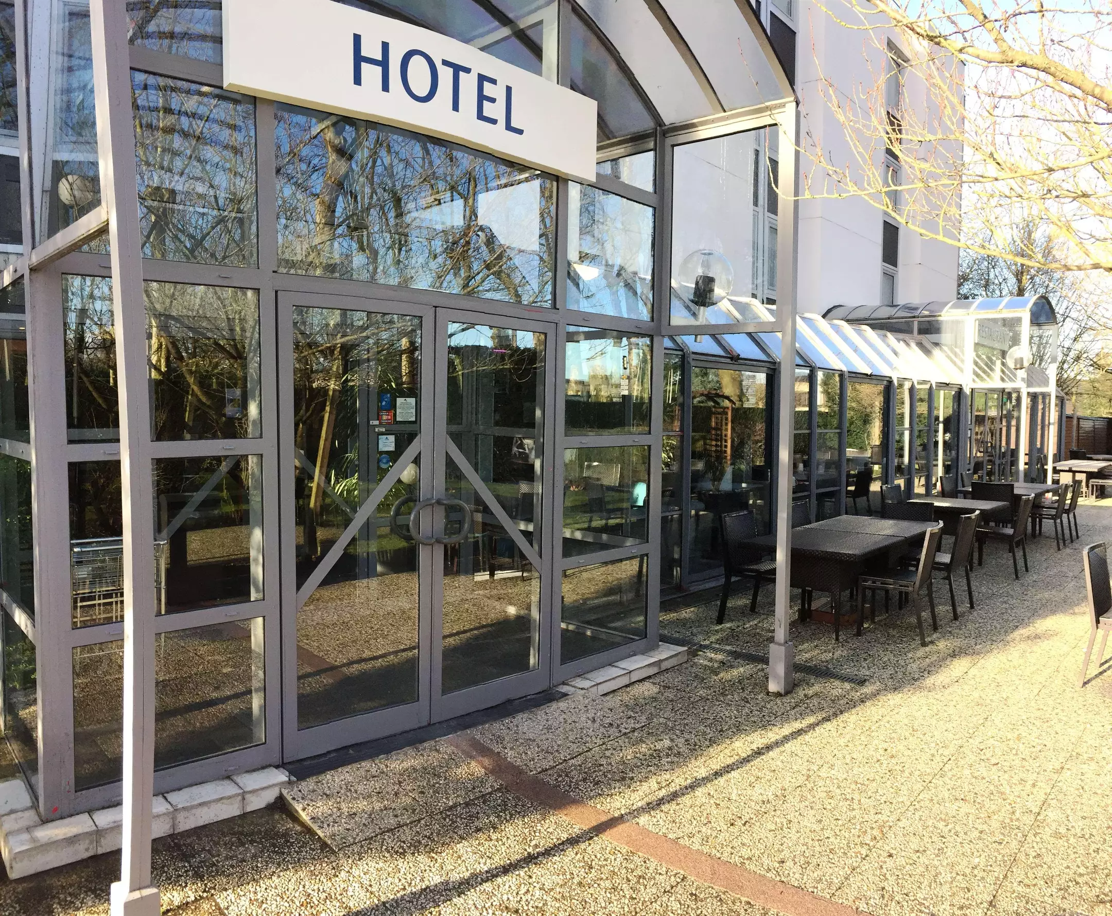 هتل Best Western Paris Saint-Quentin Montigny-le-Bretonneux