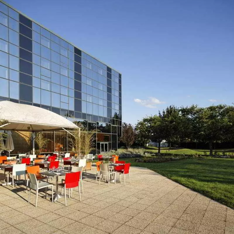 هتل Courtyard Paris Roissy Charles de Gaulle Airport Hotel Le Mesnil-Amelot