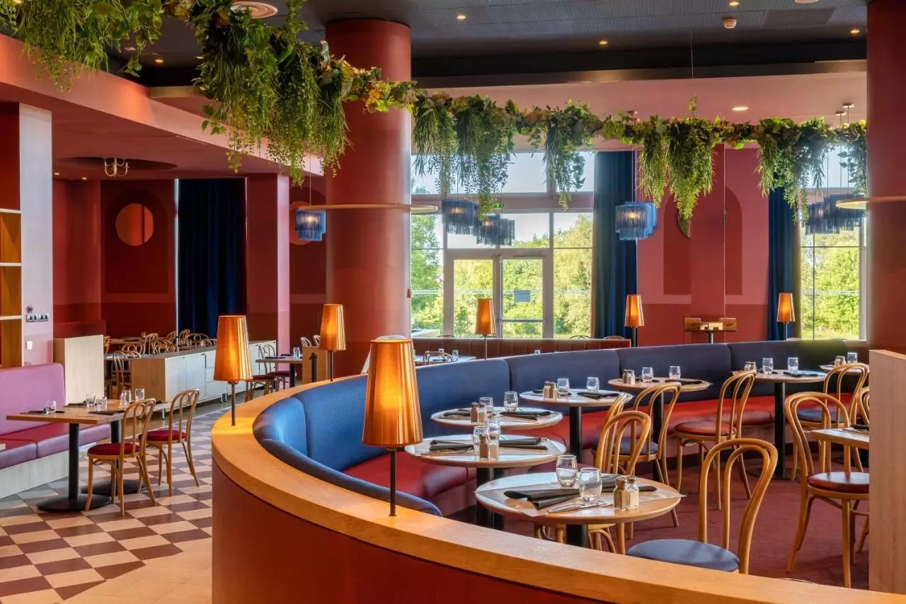 هتل Grand Magic Hotel Marne-la-Vallee