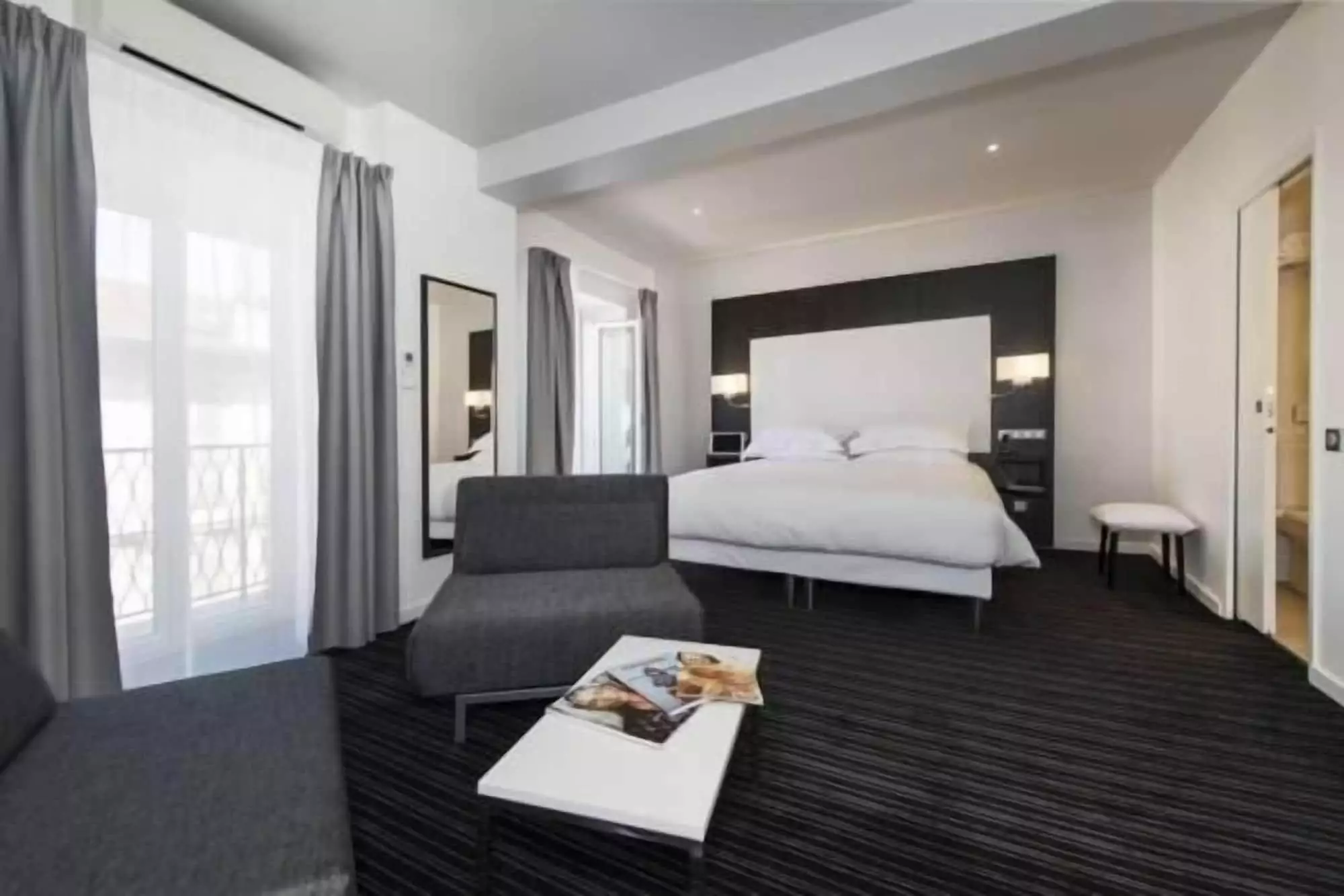هتل Hôtel 66 نیس