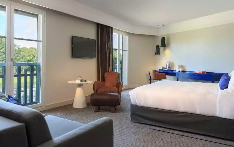 هتل Renaissance Paris Hippodrome De St. Cloud Hotel Rueil-Malmaison