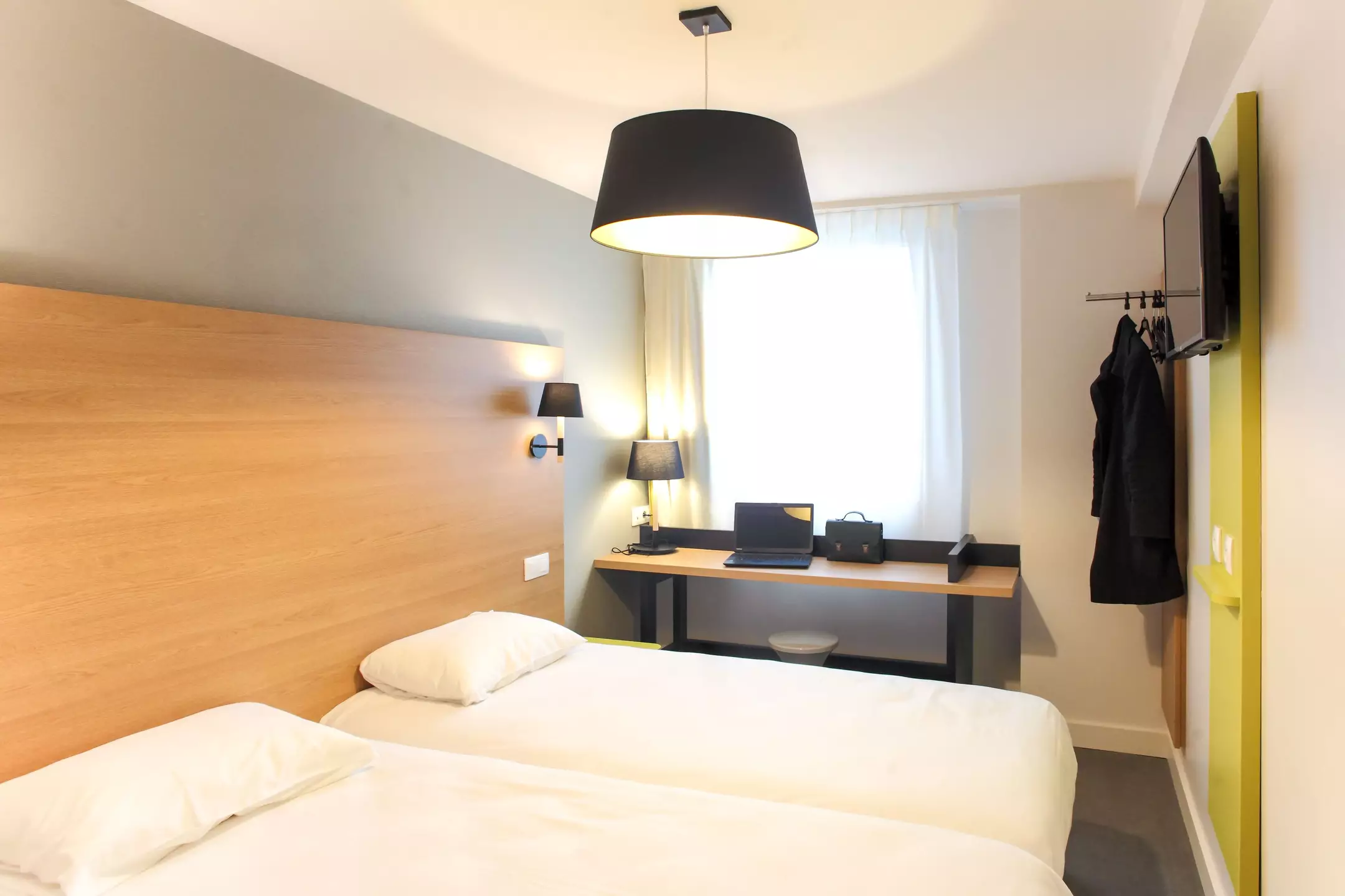 Alibaba https://cdn.alibaba.ir/ostorage/hotel-accommodation-images/69eee0bd61ec039ef75810cb_Porte-de-Bagnolet-Hotel-Reseda-1.webp