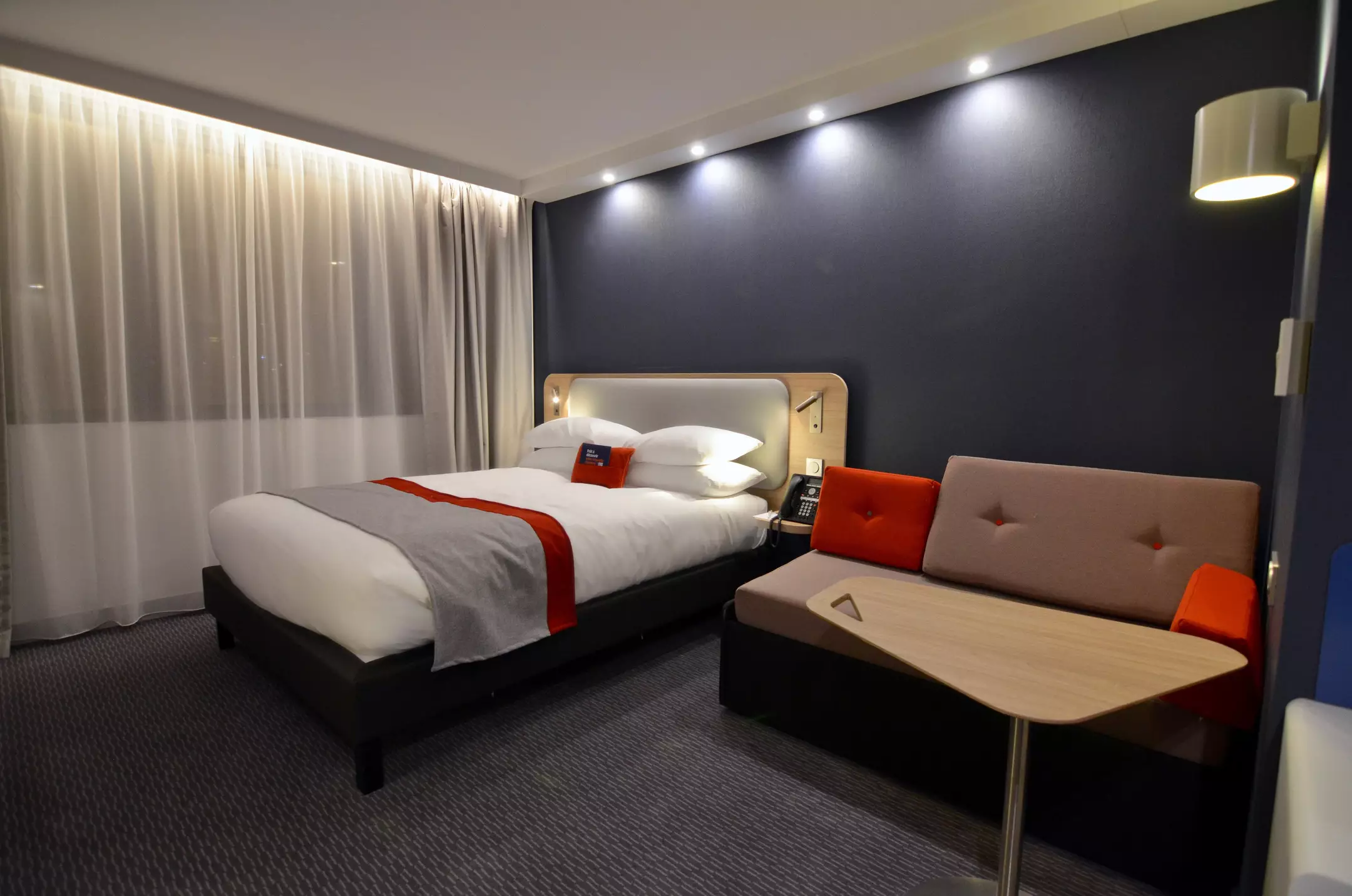 هتل Holiday Inn Express Paris - CDG Airport Roissy-en-France