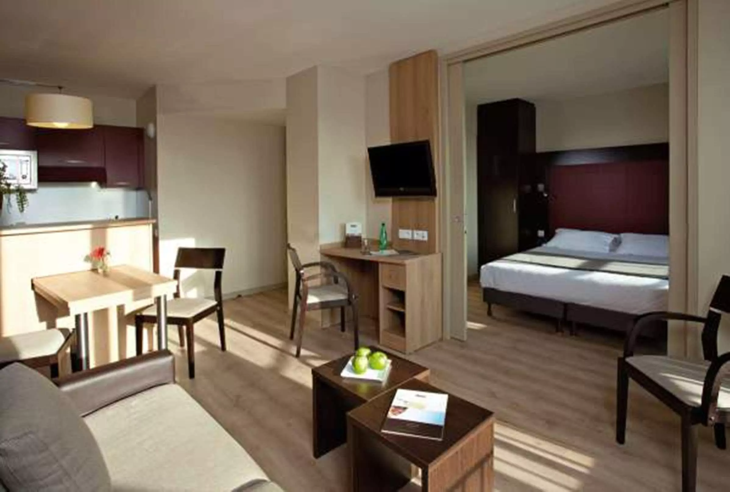 Alibaba https://cdn.alibaba.ir/ostorage/hotel-accommodation-images/69ef75ad61ec039ef75836db_Val-d-Europe-Appart-City-Confort-Marne-la-Vall-e-Val-d-Europe-1.webp