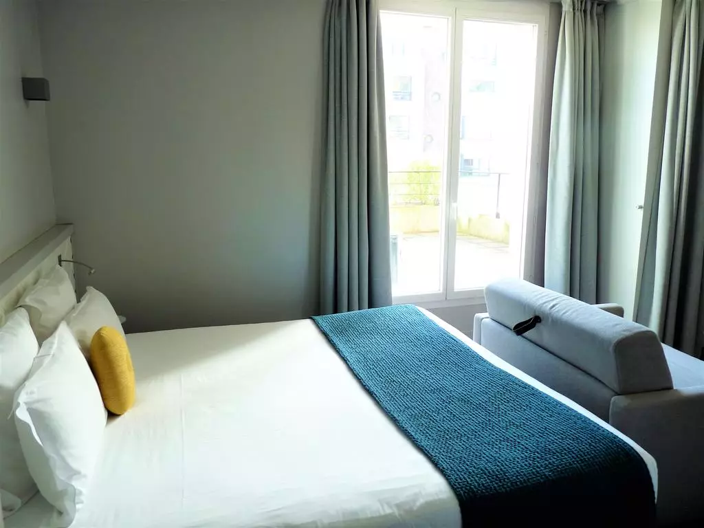 هتل Hotel Atrium Suresnes