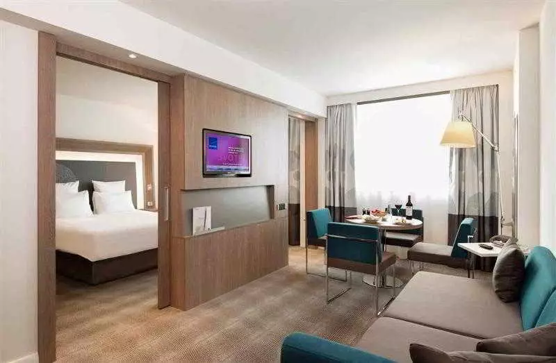 هتل Novotel Fontainebleau Ury Ury