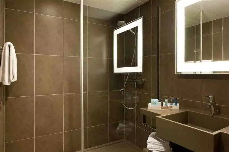 هتل Novotel Fontainebleau Ury Ury