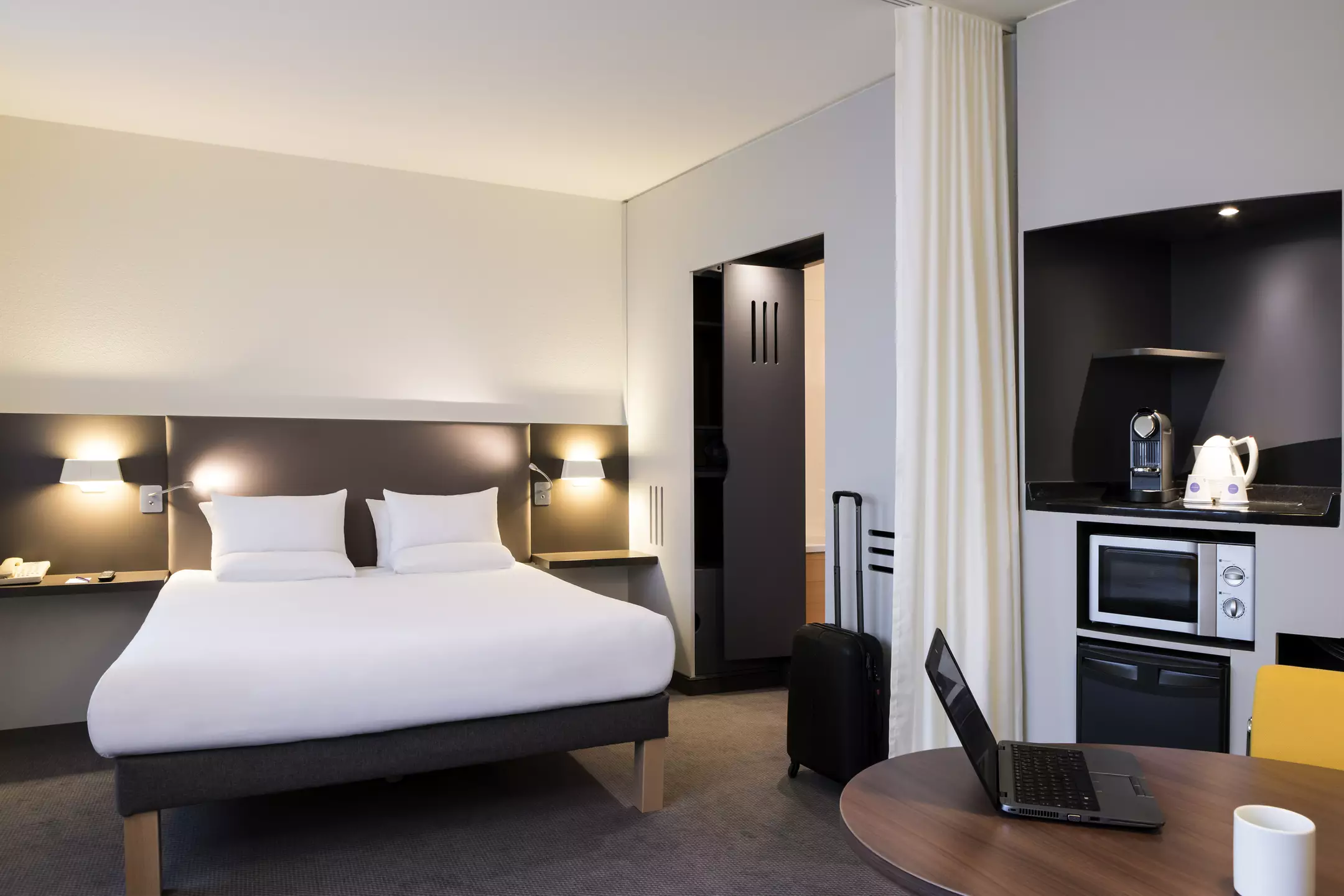 هتل Novotel Suites Paris CDG Airport Villepinte Roissy-en-France