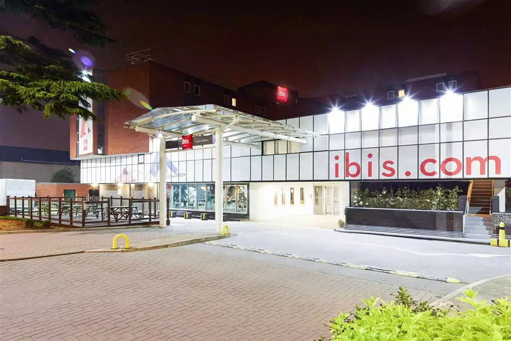 Alibaba https://cdn.alibaba.ir/ostorage/hotel-accommodation-images/69f050eeeb1ae654aaa38caf_Heathrow-Ibis-London-Heathrow-Airport-1.webp