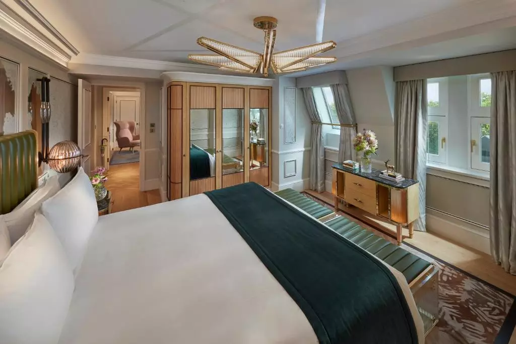 Alibaba https://cdn.alibaba.ir/ostorage/hotel-accommodation-images/69f05a45eb1ae654aaa391c0_London-Mandarin-Oriental-Hyde-Park-London-1.webp