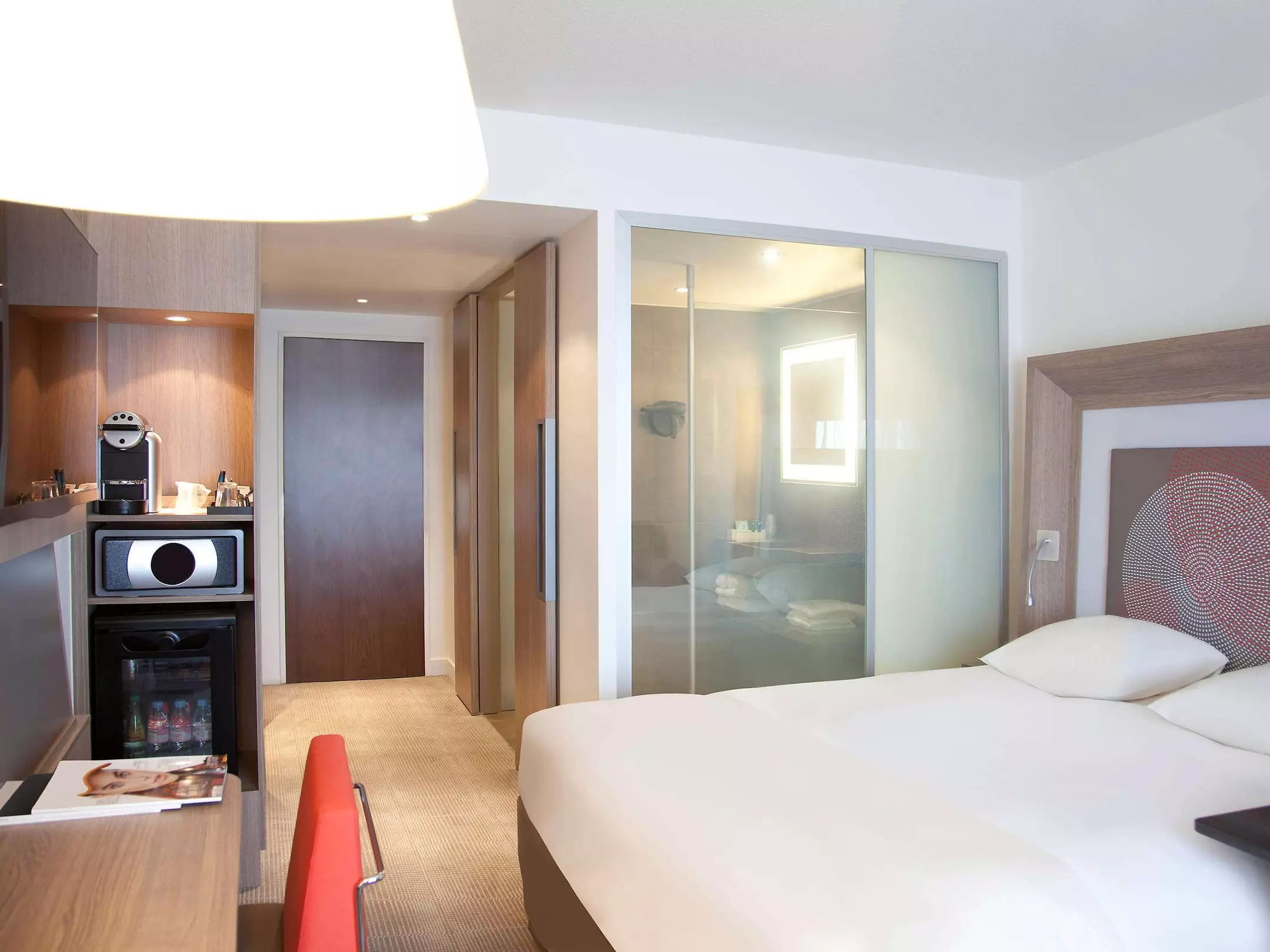 Alibaba https://cdn.alibaba.ir/ostorage/hotel-accommodation-images/69f05cc1eb1ae654aaa39341_London-Novotel-London-Waterloo-1.webp