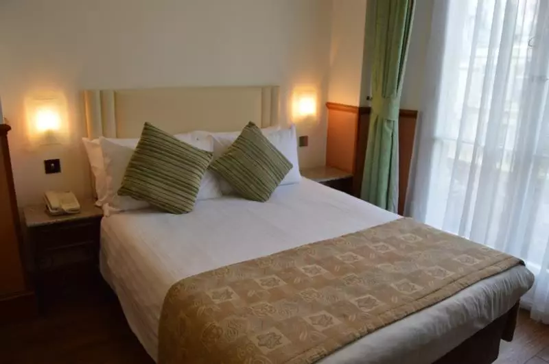 Alibaba https://cdn.alibaba.ir/ostorage/hotel-accommodation-images/69f05f09eb1ae654aaa39481_London-Holiday-Villa-Hotel--Suites-1.webp