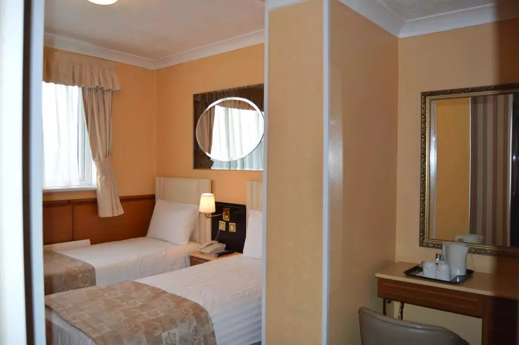 هتل Holiday Villa Hotel & Suites لندن