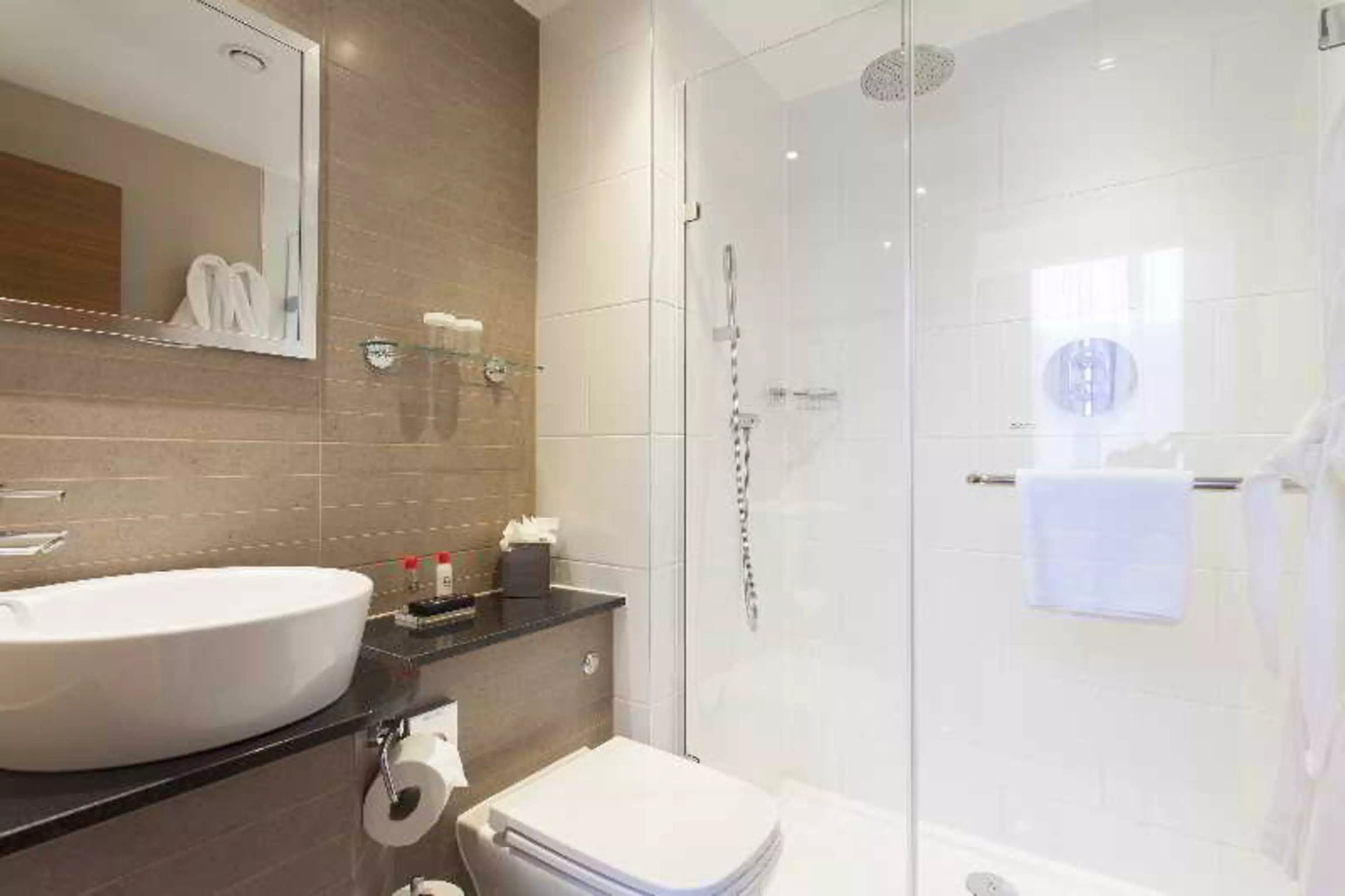 هتل Thistle Piccadilly لندن
