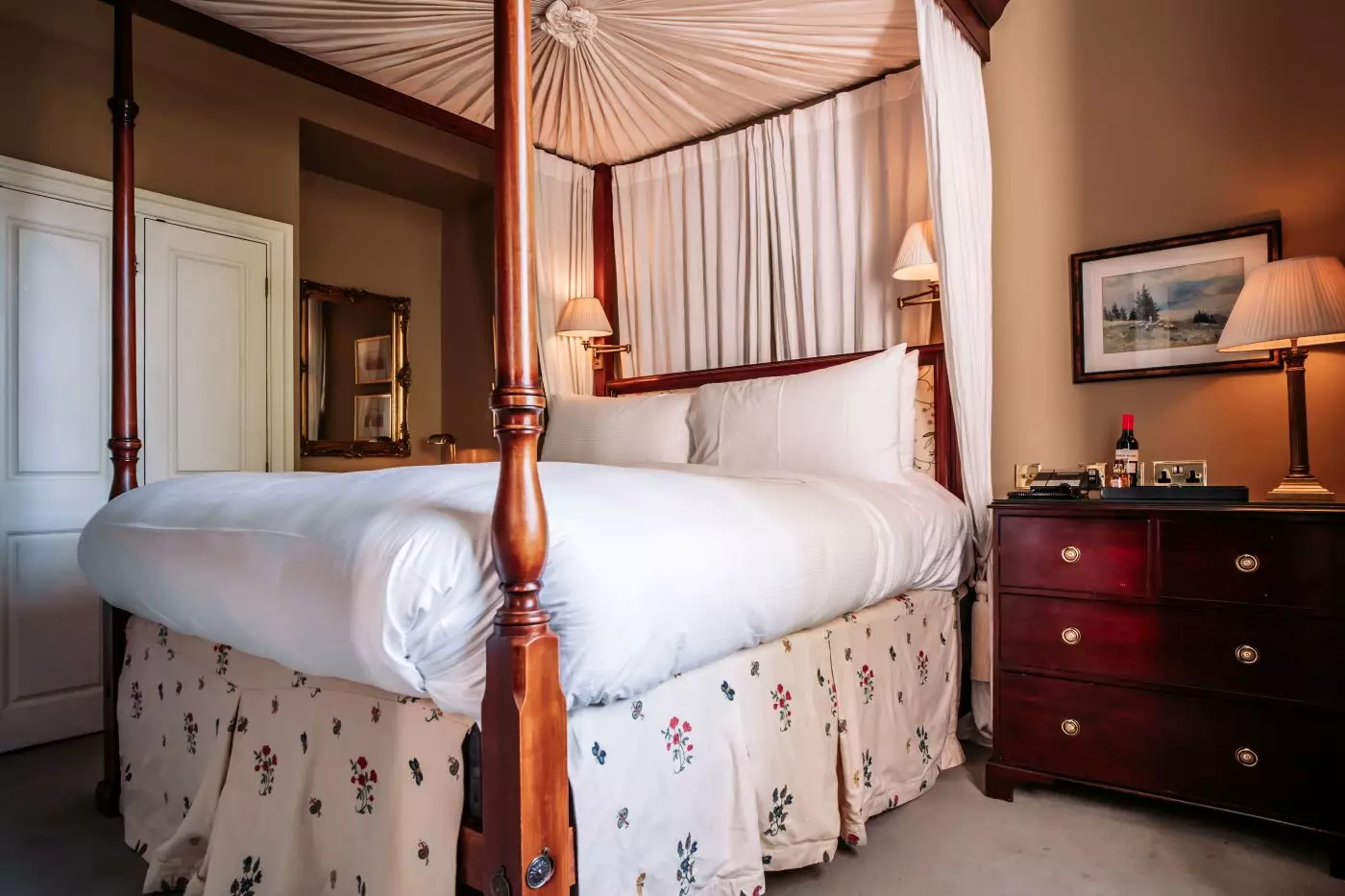 Alibaba https://cdn.alibaba.ir/ostorage/hotel-accommodation-images/69f0600deb1ae654aaa39516_London-Roseate-House-London-1.webp