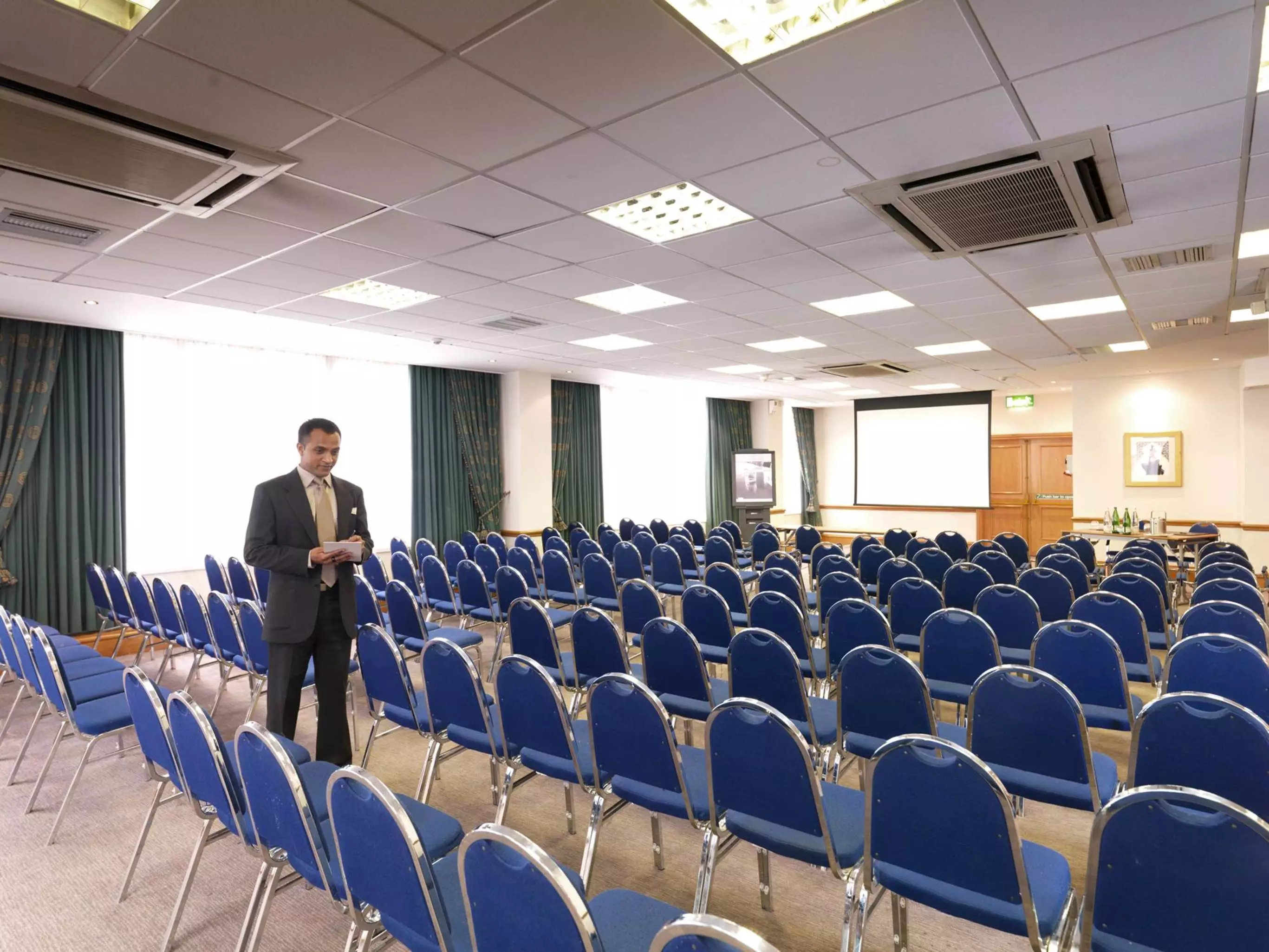 هتل Thistle City Barbican لندن