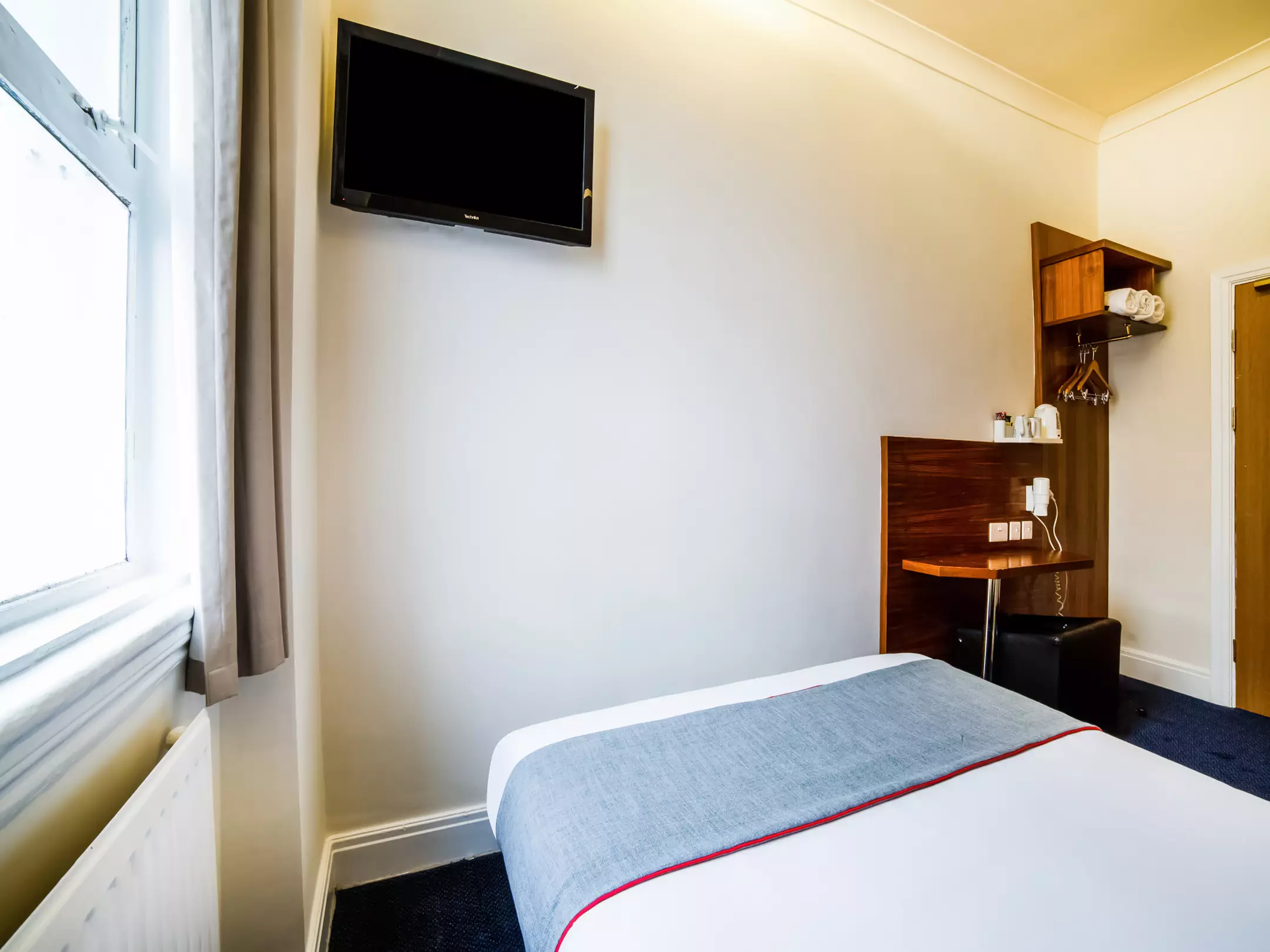 Alibaba https://cdn.alibaba.ir/ostorage/hotel-accommodation-images/69f077c3eb1ae654aaa3a24d_London-Park-Hotel-1.webp