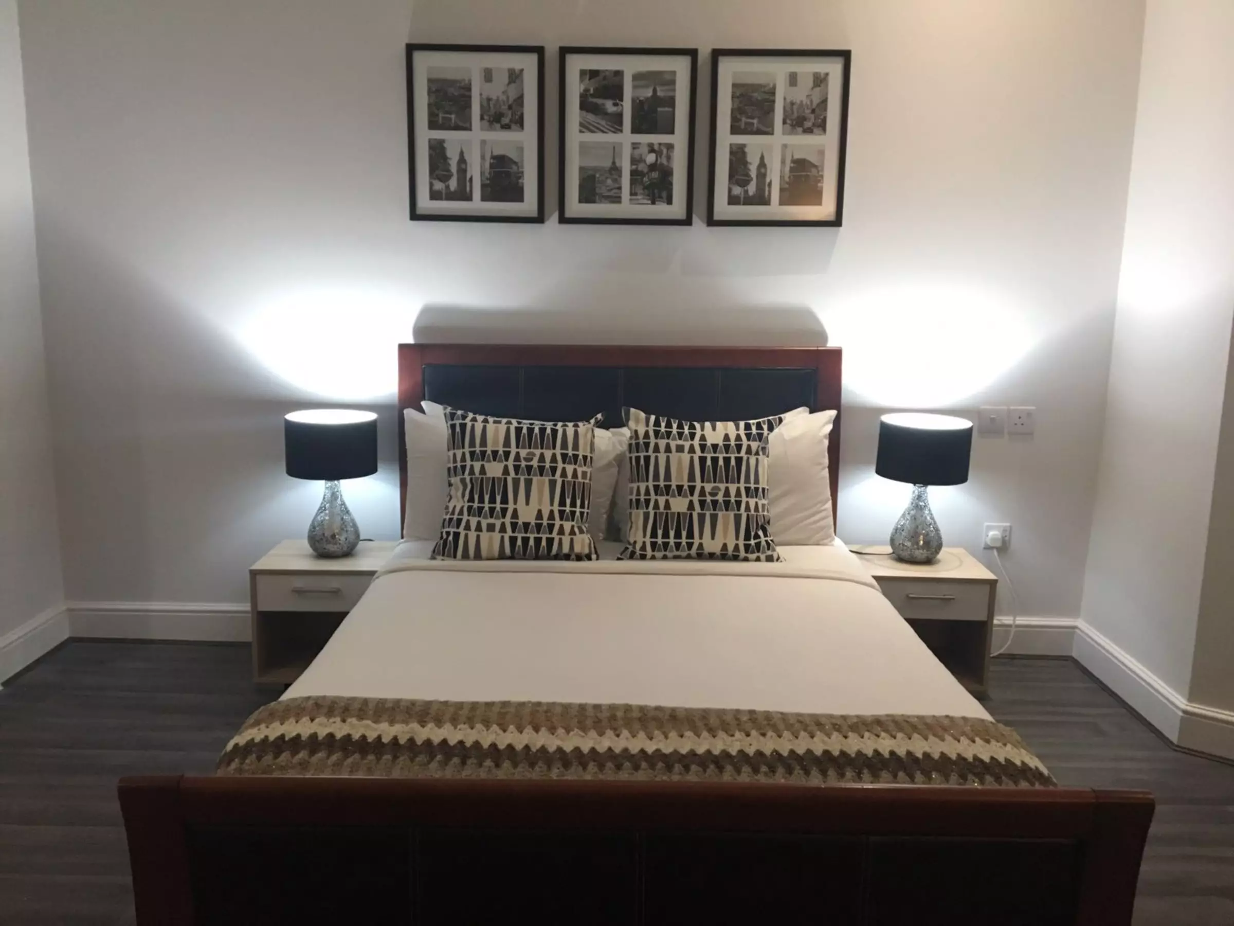 Alibaba https://cdn.alibaba.ir/ostorage/hotel-accommodation-images/69f08375eb1ae654aaa3a8da_London-So-Sienna-1.webp