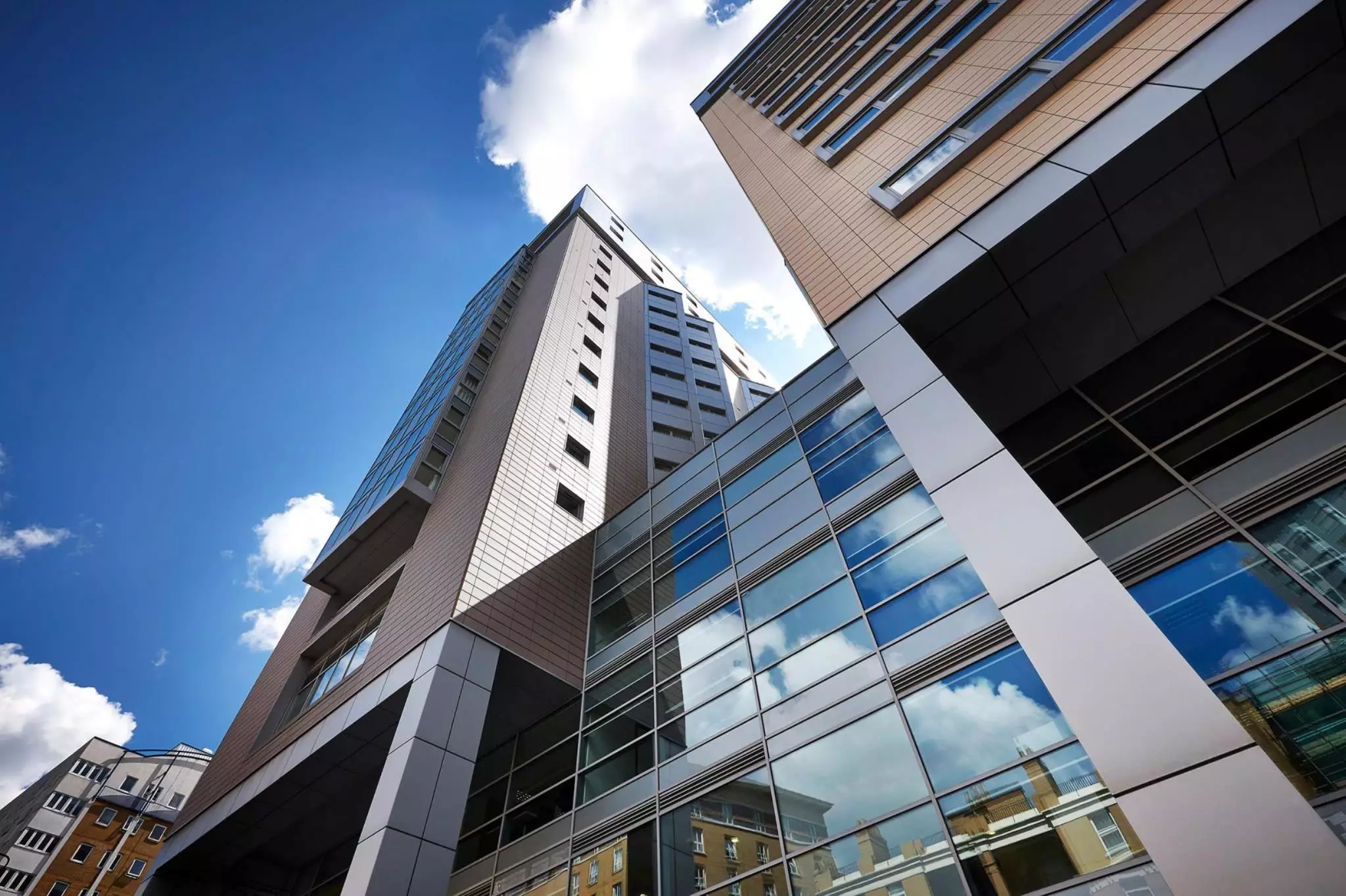 هتل Marlin Aldgate Tower Bridge لندن