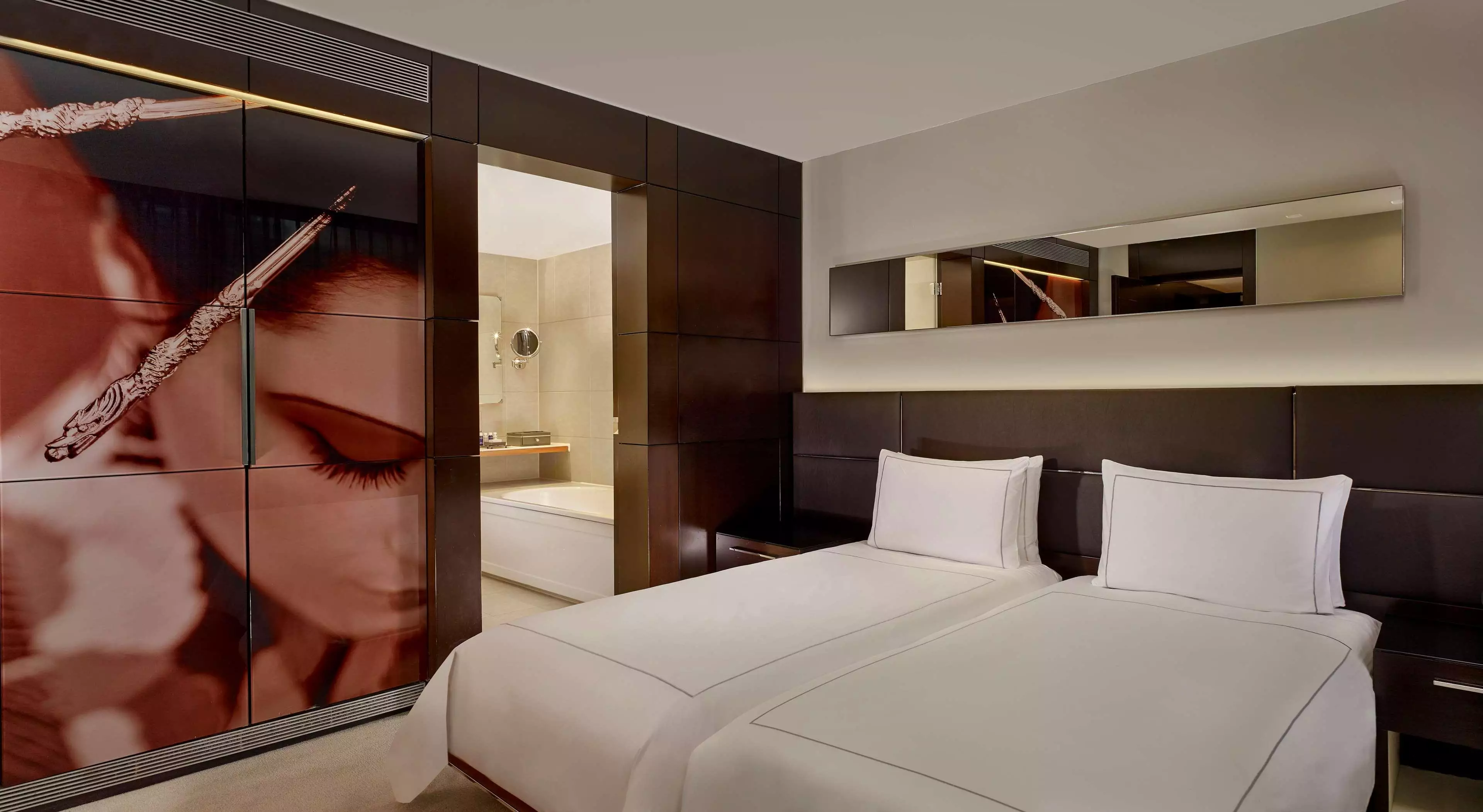 هتل Park Plaza Westminster Bridge London لندن