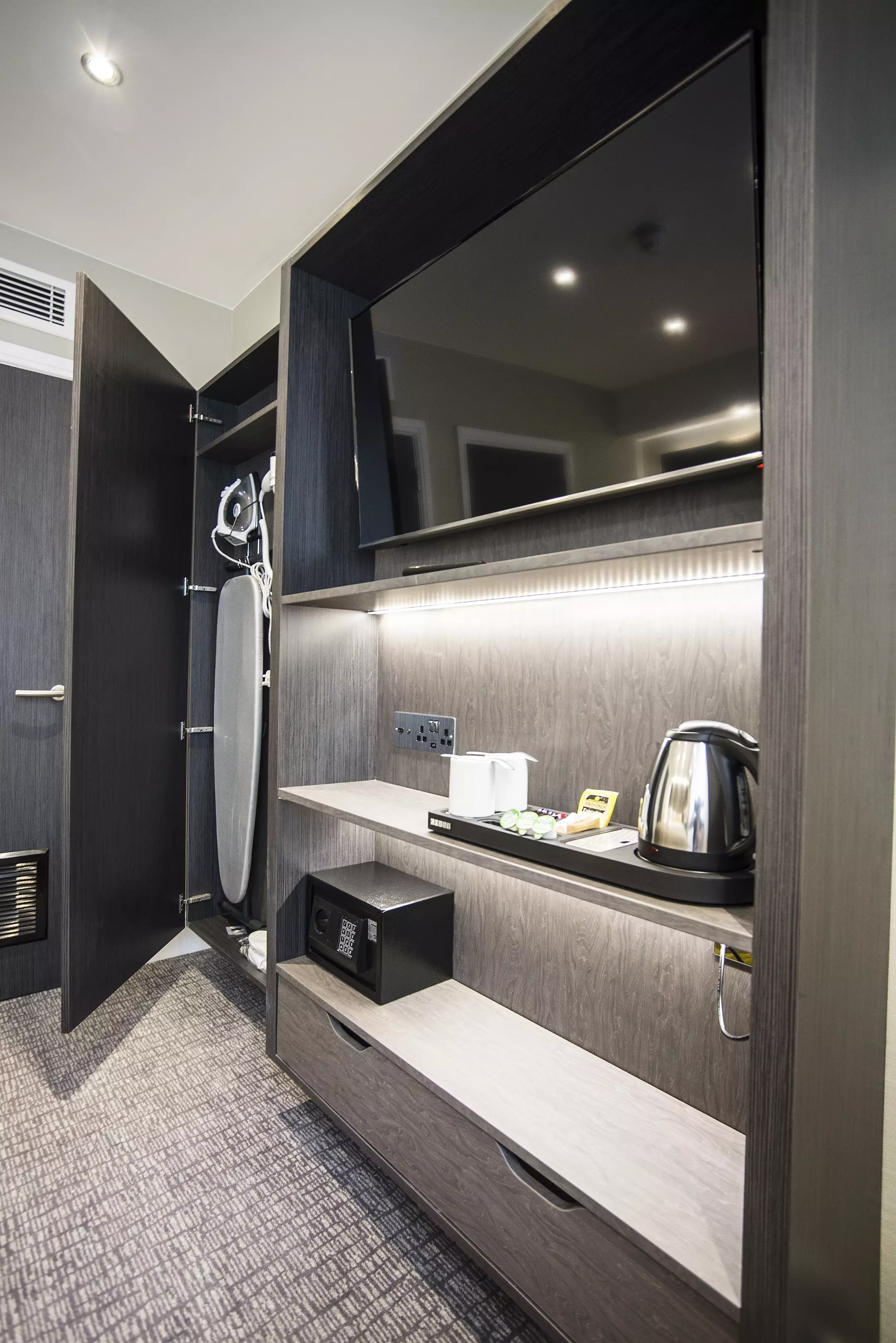 هتل Mornington Hotel London Victoria لندن
