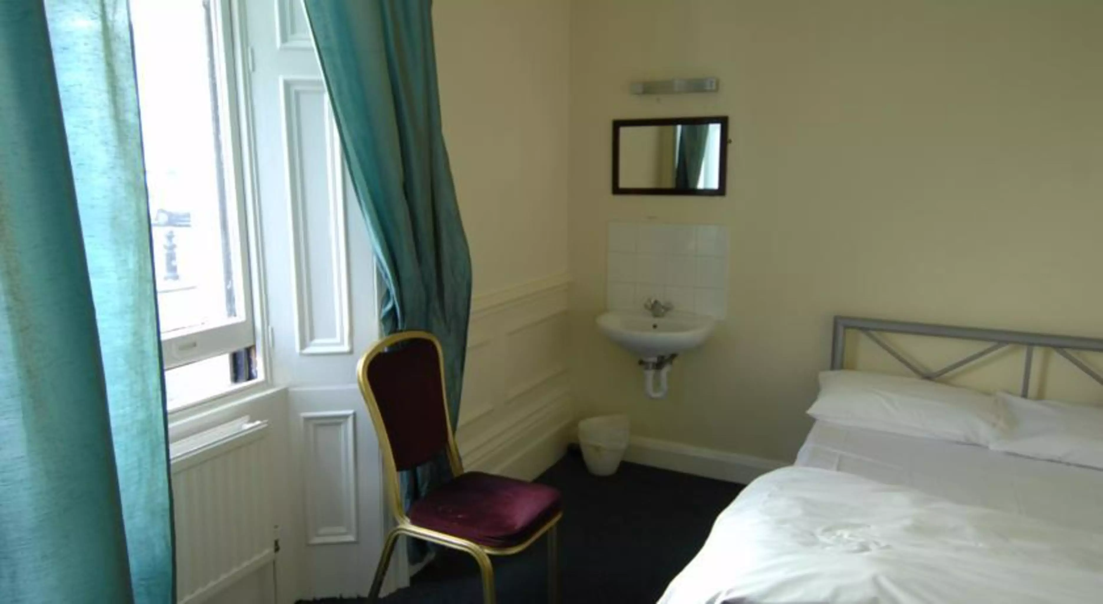 Alibaba https://cdn.alibaba.ir/ostorage/hotel-accommodation-images/69f131beeb1ae654aaa4113c_London-Barkston-Rooms-1.webp