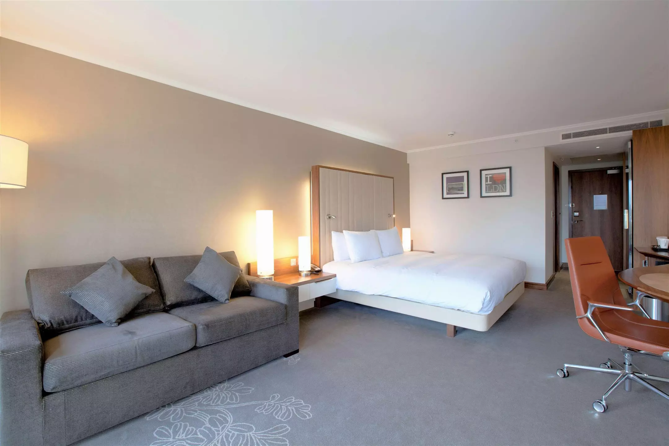 Alibaba https://cdn.alibaba.ir/ostorage/hotel-accommodation-images/69f1412deb1ae654aaa419a7_Colnbrook-Hilton-London-Heathrow-Airport-Terminal-5-1.webp