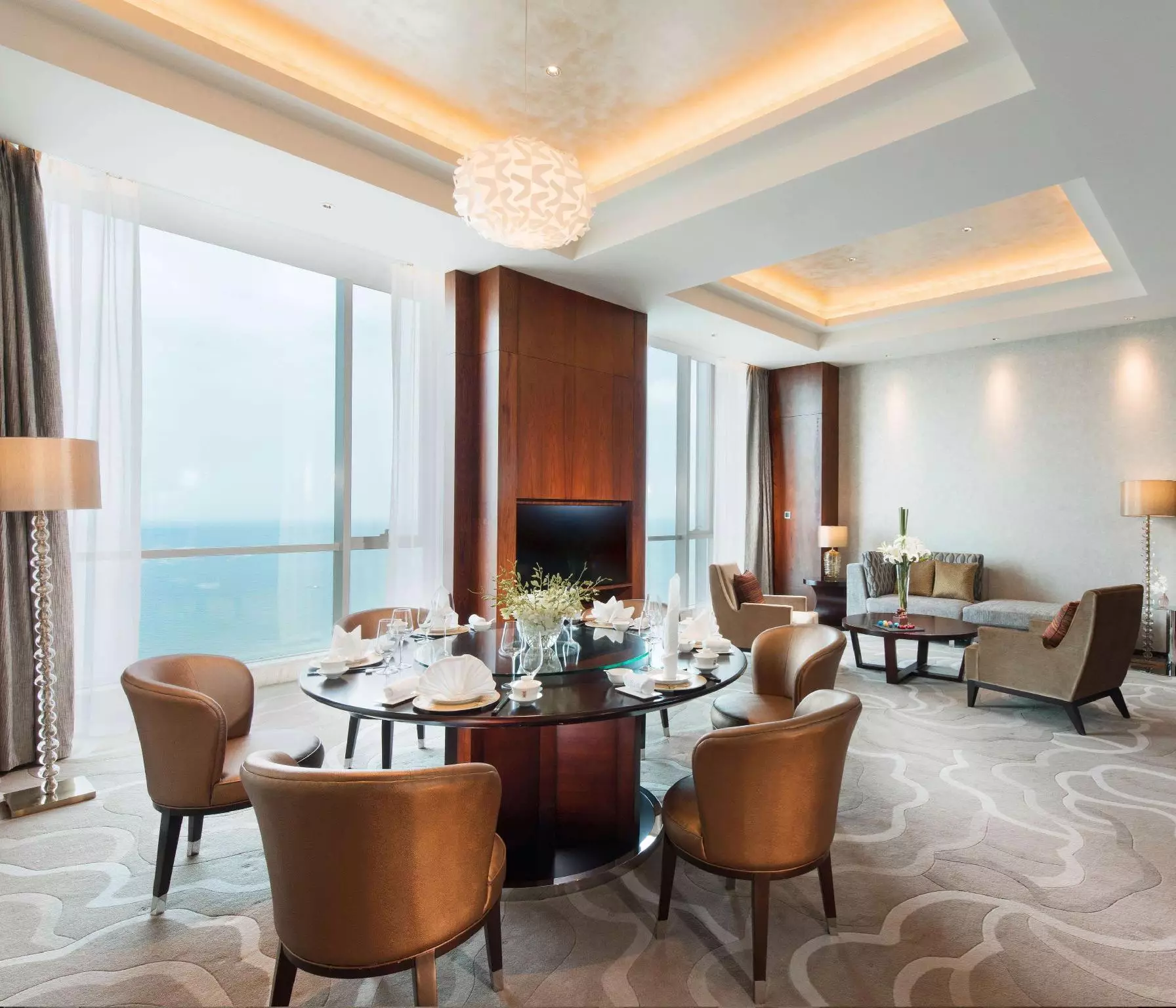 هتل Hilton London Heathrow Airport Terminal 5 Colnbrook