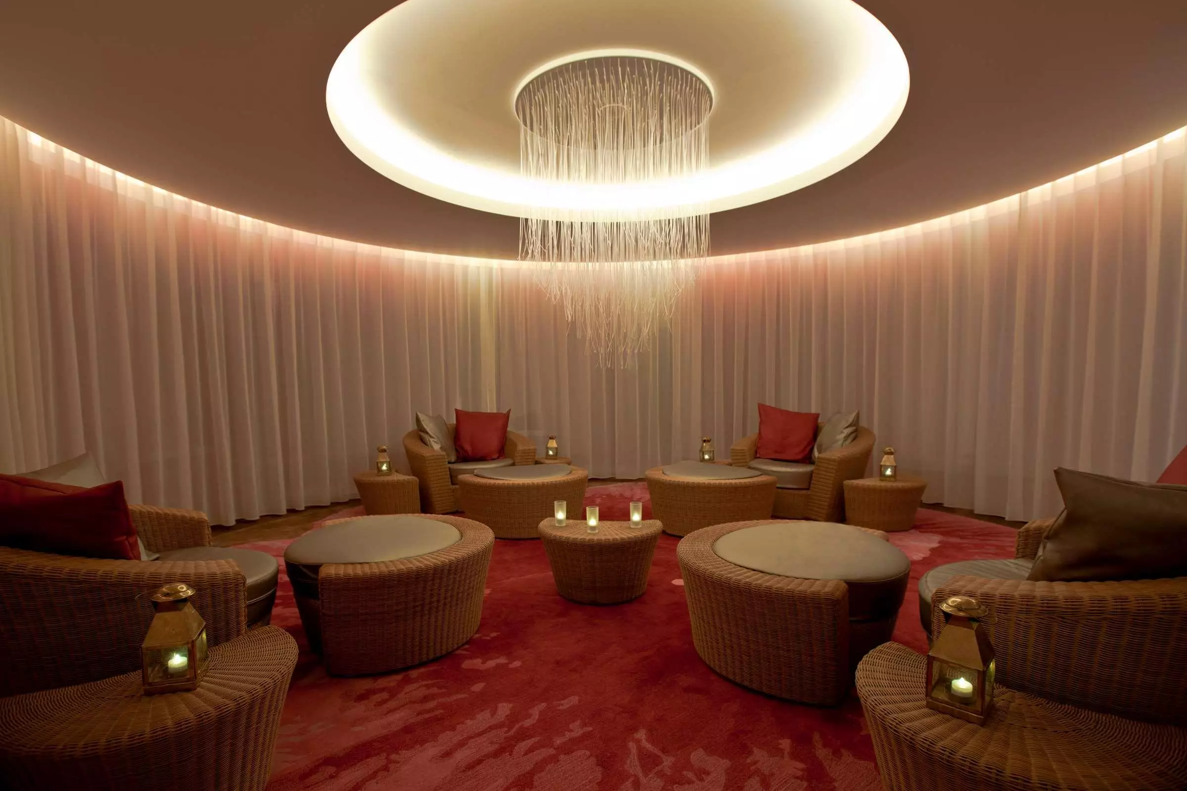 هتل Hilton London Heathrow Airport Terminal 5 Colnbrook