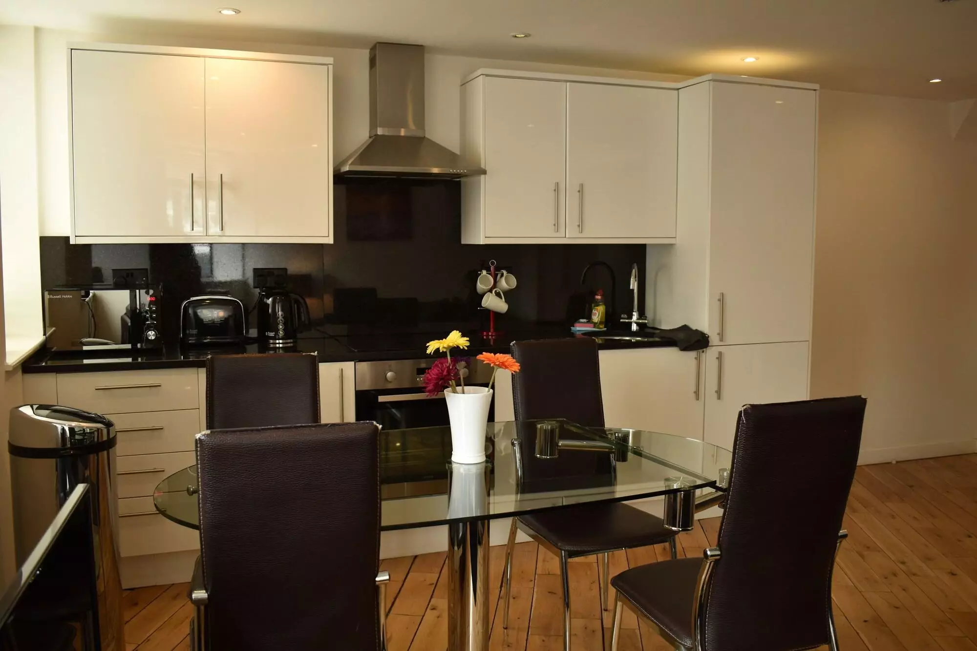 Alibaba https://cdn.alibaba.ir/ostorage/hotel-accommodation-images/69f14bcbeb1ae654aaa41fbc_London-Chelsea-Bridge-Apartments-1.webp