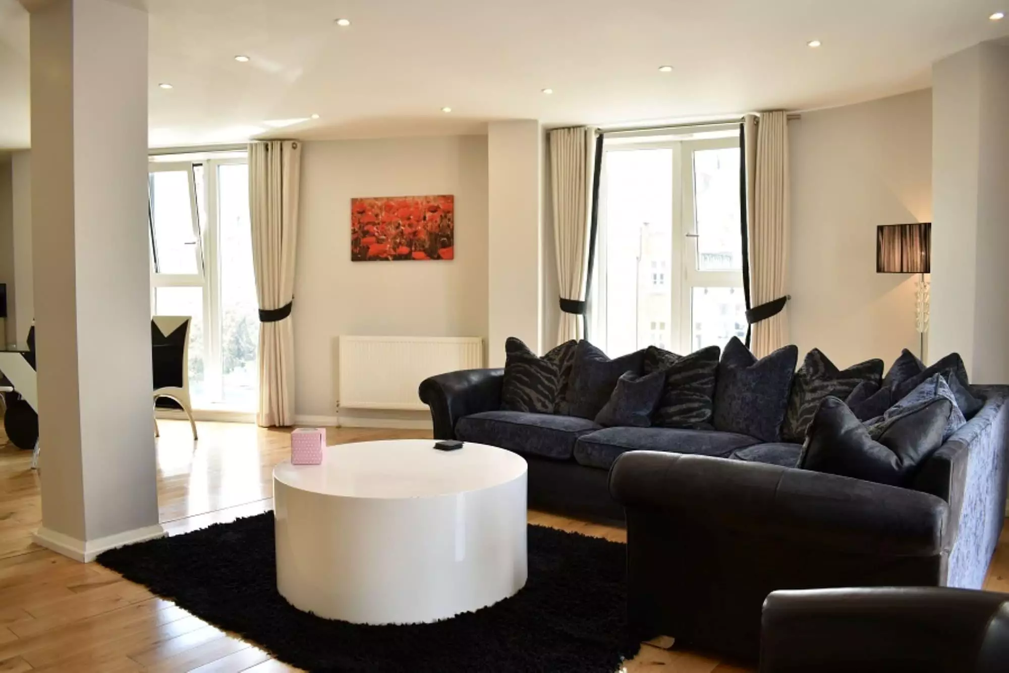 هتل Chelsea Bridge Apartments لندن