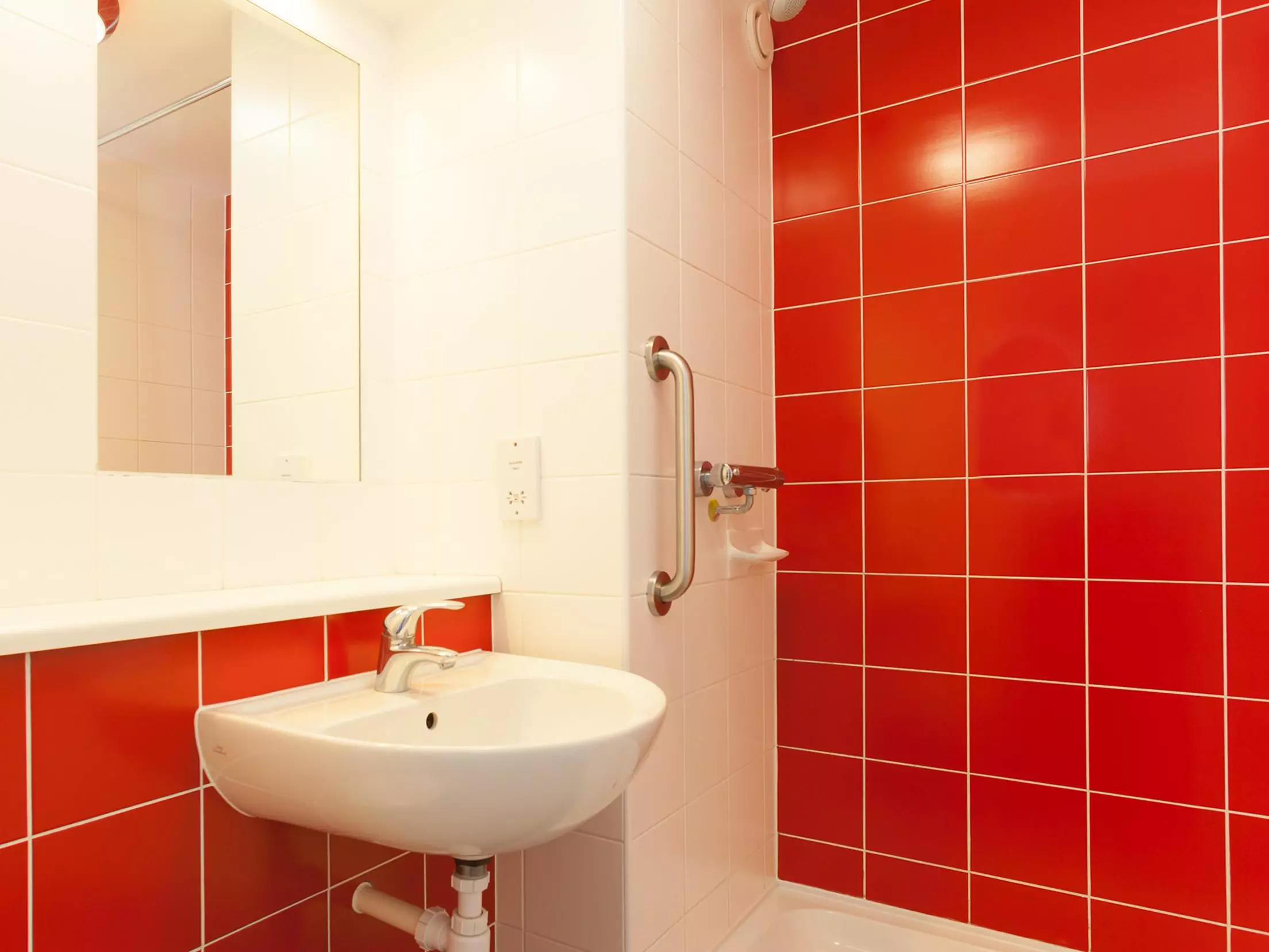 هتل Travelodge Kingston Upon Thames Central Kingston upon Thames