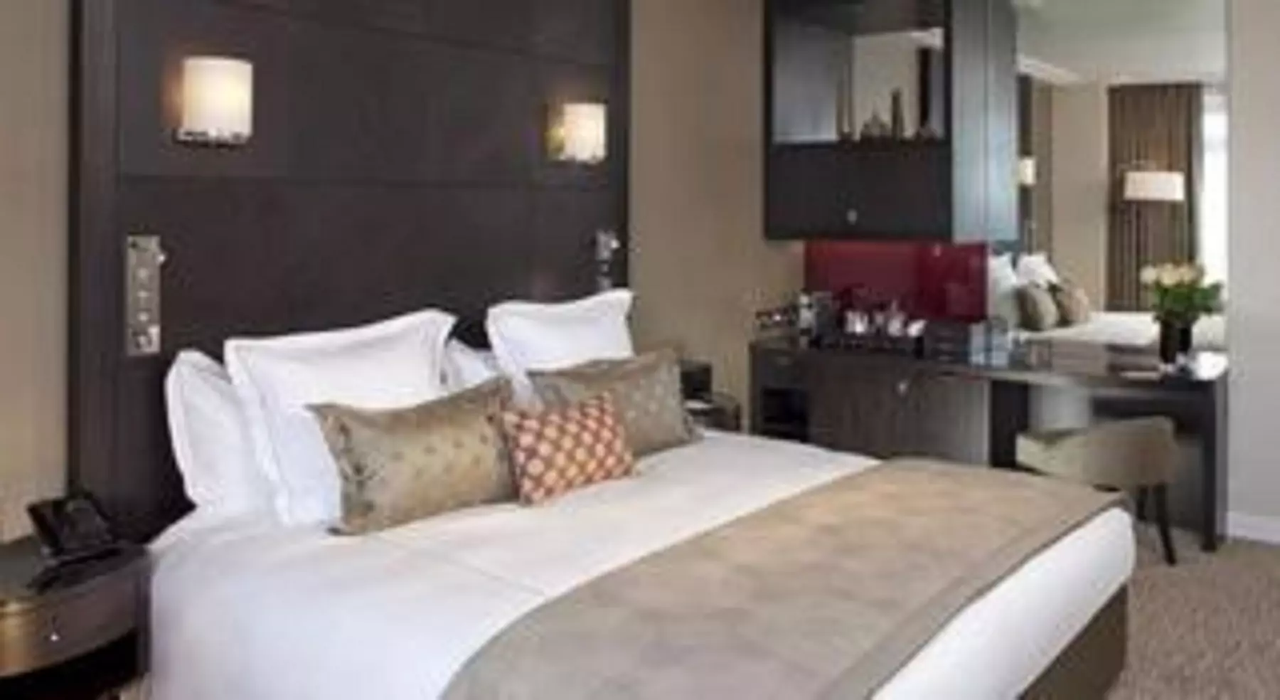 هتل Jumeirah Carlton Tower لندن