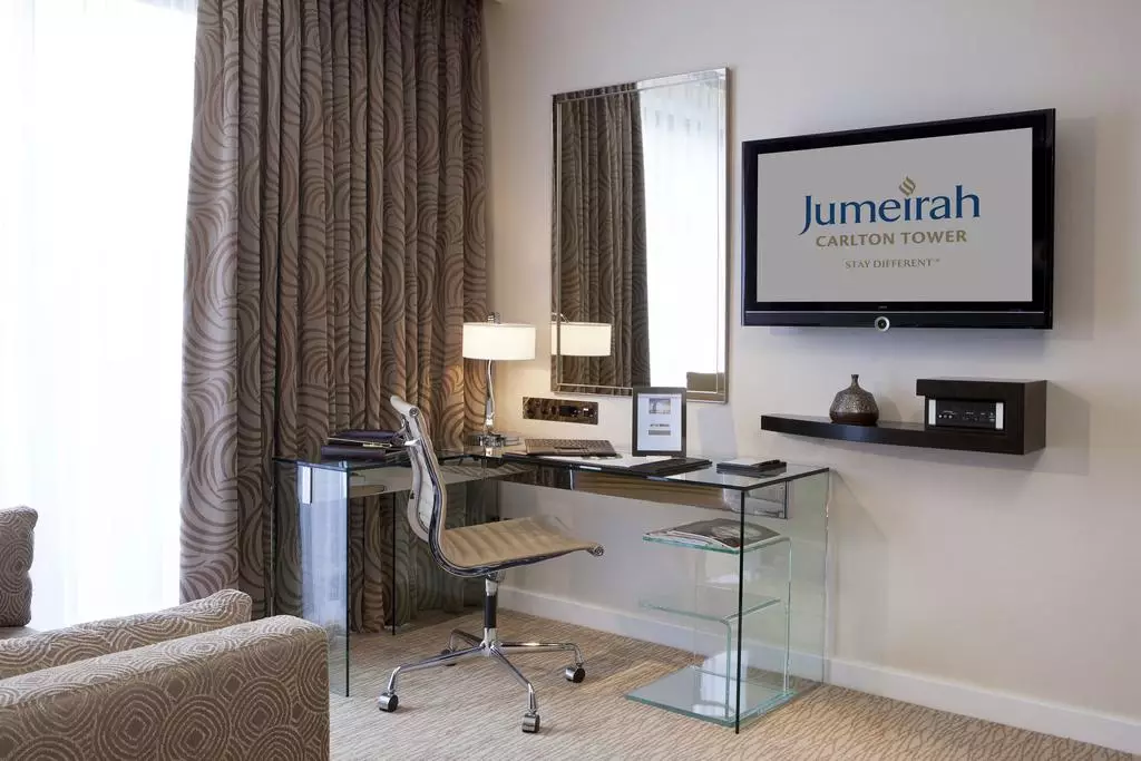 هتل Jumeirah Carlton Tower لندن