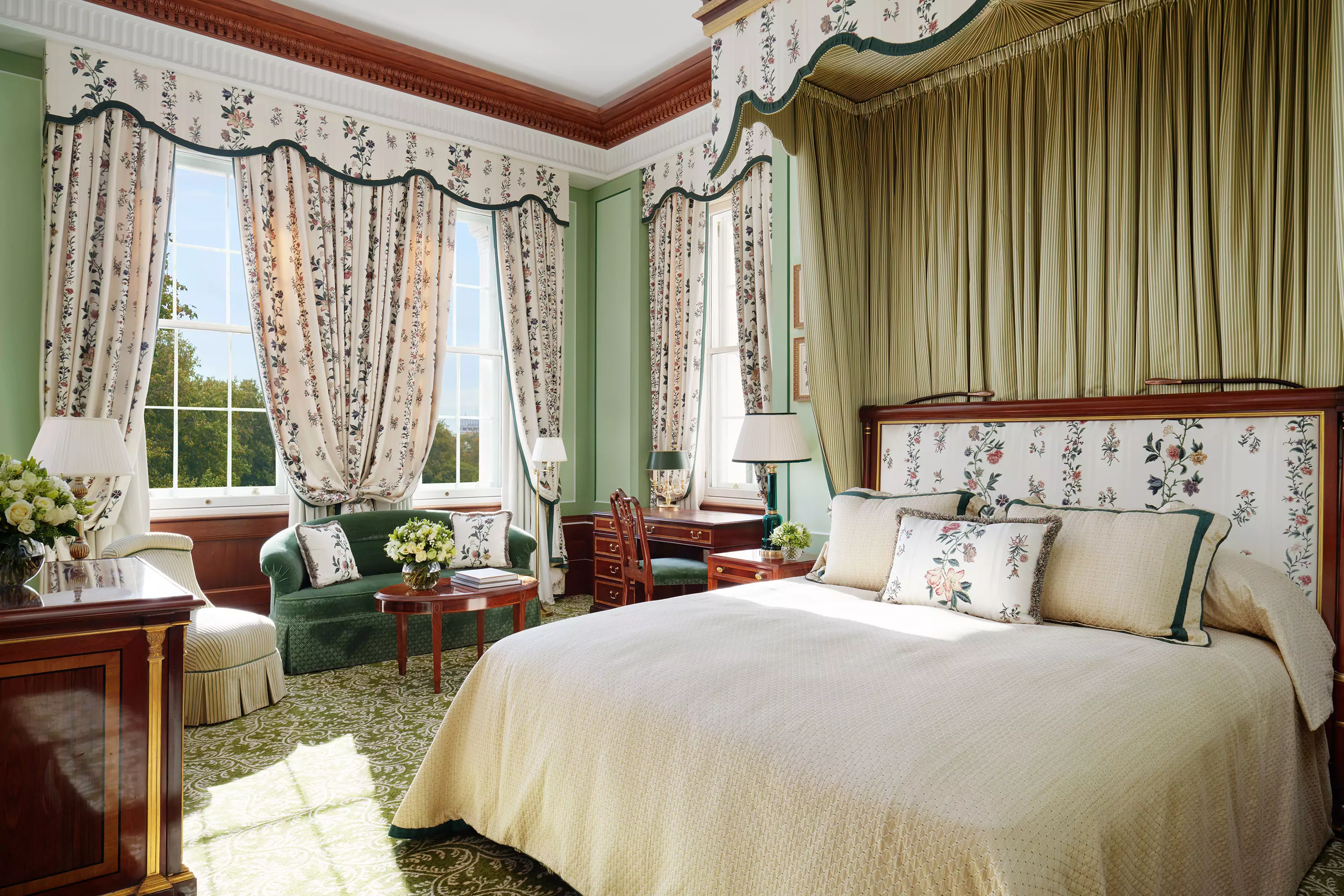 Alibaba https://cdn.alibaba.ir/ostorage/hotel-accommodation-images/69f1a01ceb1ae654aaa451fe_London-The-Lanesborough-1.webp