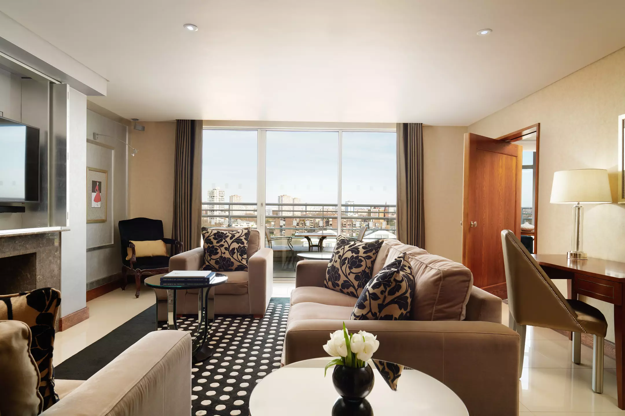 هتل The Chelsea Harbour Hotel لندن