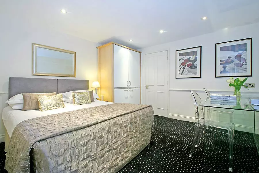 هتل Collingham Serviced Apartments لندن