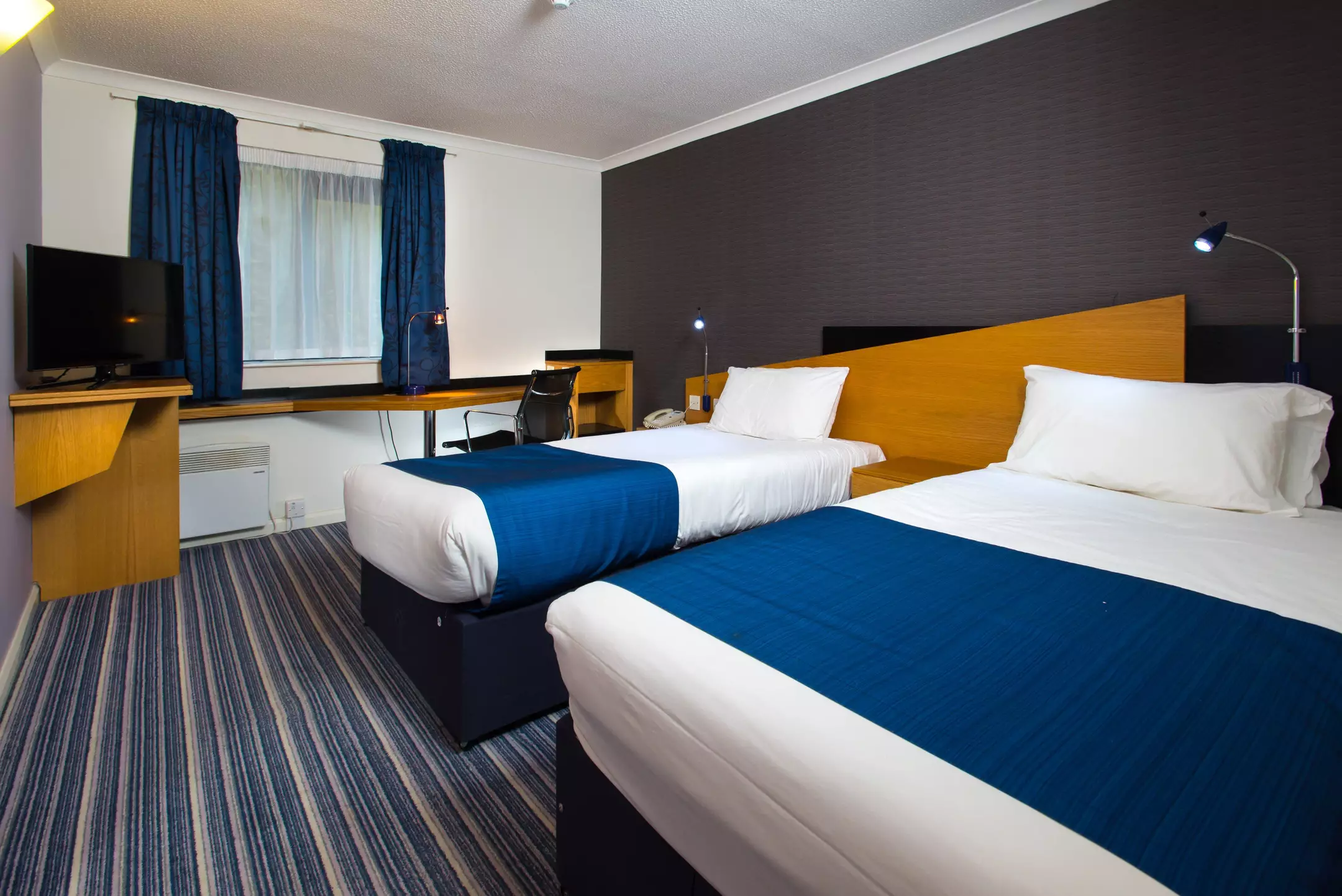 Alibaba https://cdn.alibaba.ir/ostorage/hotel-accommodation-images/69f1d7fbeb1ae654aaa46fd7_London-Holiday-Inn-Express-Chingford--North-Circular-1.webp