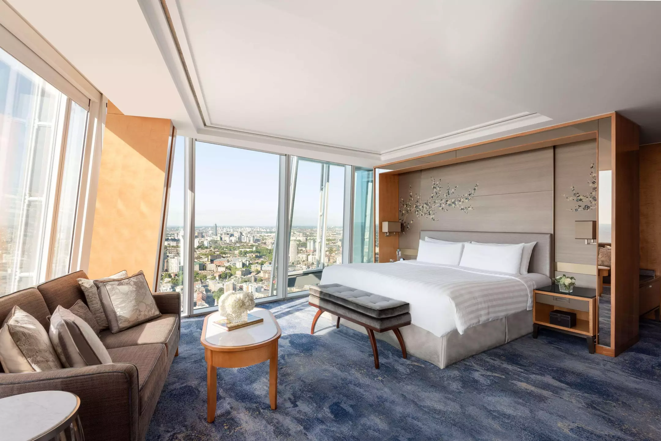 هتل Shangri-La Hotel, At The Shard, London لندن
