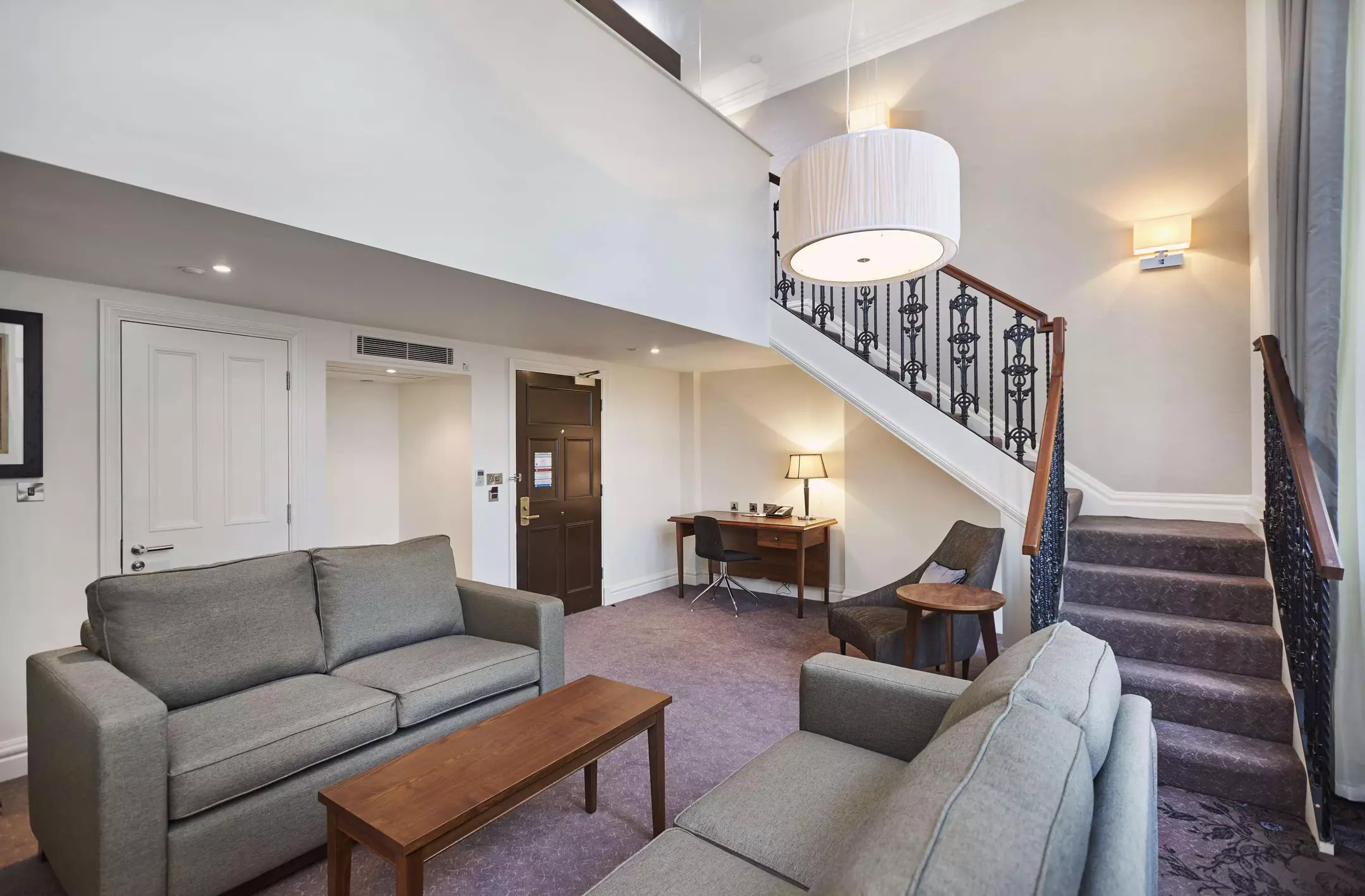 هتل Doubletree by Hilton Liverpool لیورپول