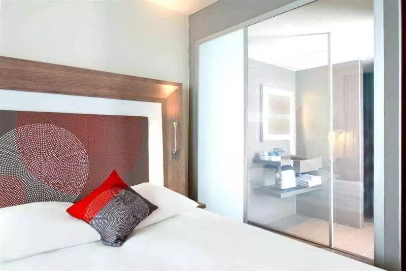 هتل Novotel London Brentford لندن