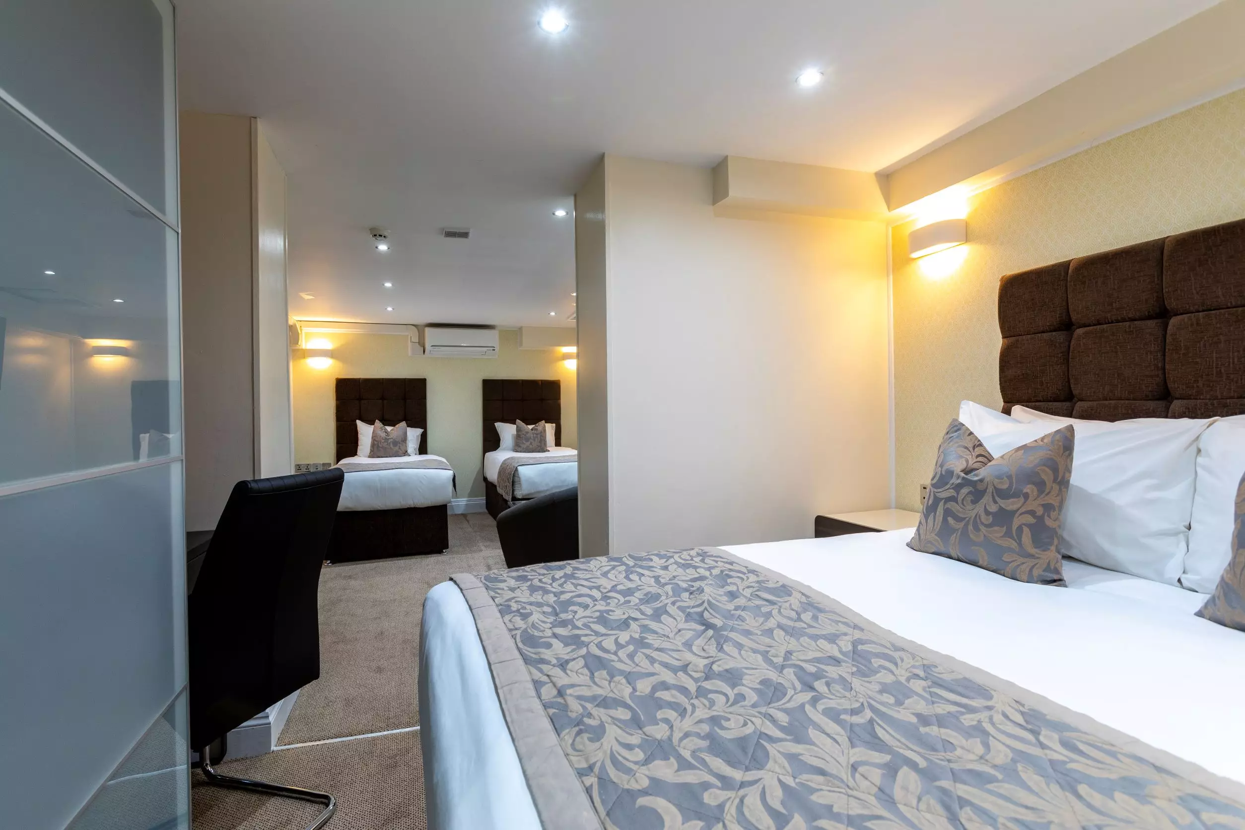 Alibaba https://cdn.alibaba.ir/ostorage/hotel-accommodation-images/69f23d35eb1ae654aaa4ab51_London-Tulip-Boutique-Hotel-1.webp