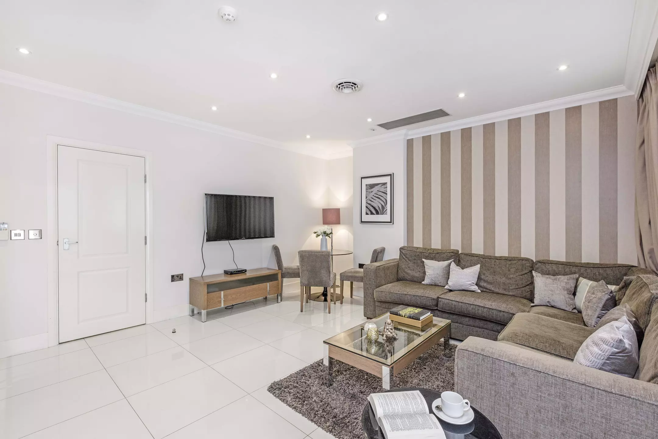 هتل Ashburn Court Apartments لندن