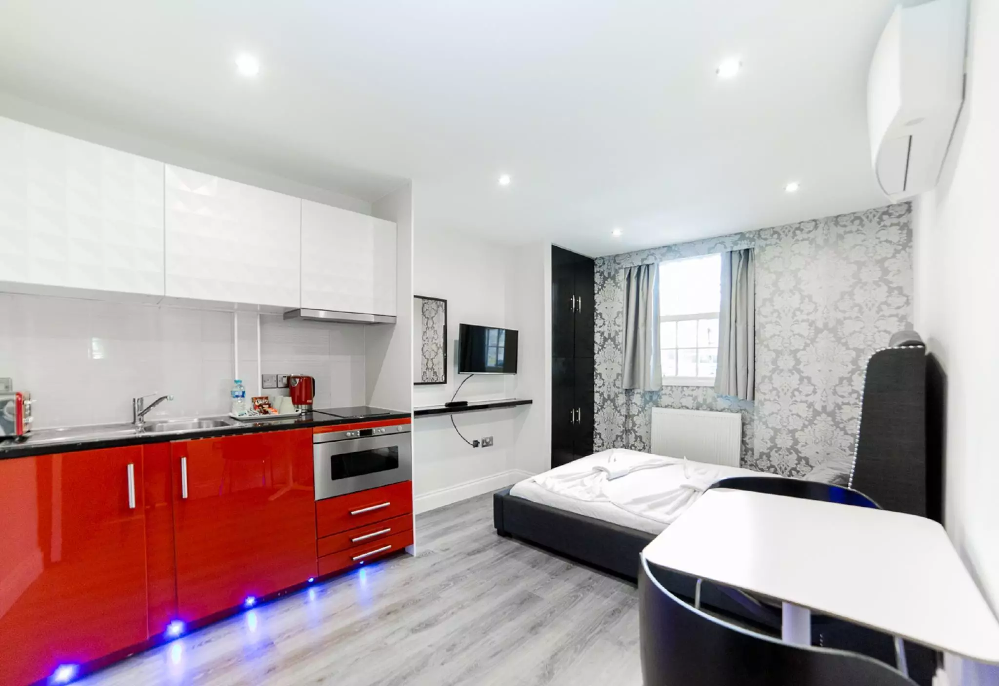 Alibaba https://cdn.alibaba.ir/ostorage/hotel-accommodation-images/69f2b0e7eb1ae654aaa4f230_London-Imperial-Court-Suites-1.webp
