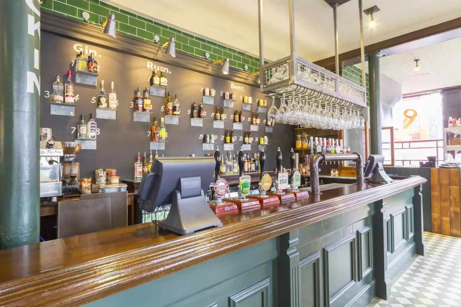 Alibaba https://cdn.alibaba.ir/ostorage/hotel-accommodation-images/69f2ba84eb1ae654aaa4f86c_London-PubLove--The-Green-Man-1.webp