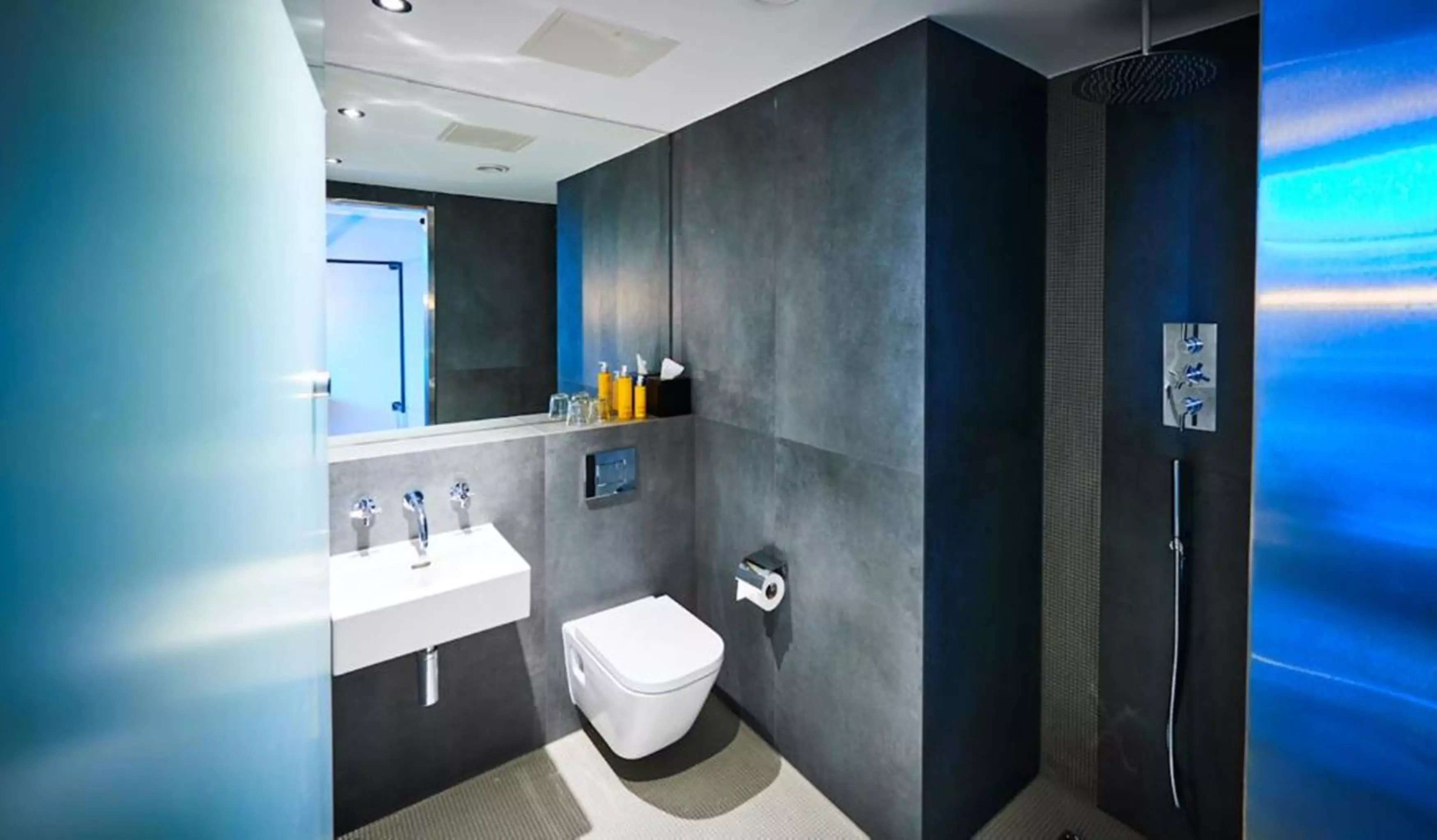 Alibaba https://cdn.alibaba.ir/ostorage/hotel-accommodation-images/69f2f3f3eb1ae654aaa51bf4_London-New-Road-Hotel-1.webp