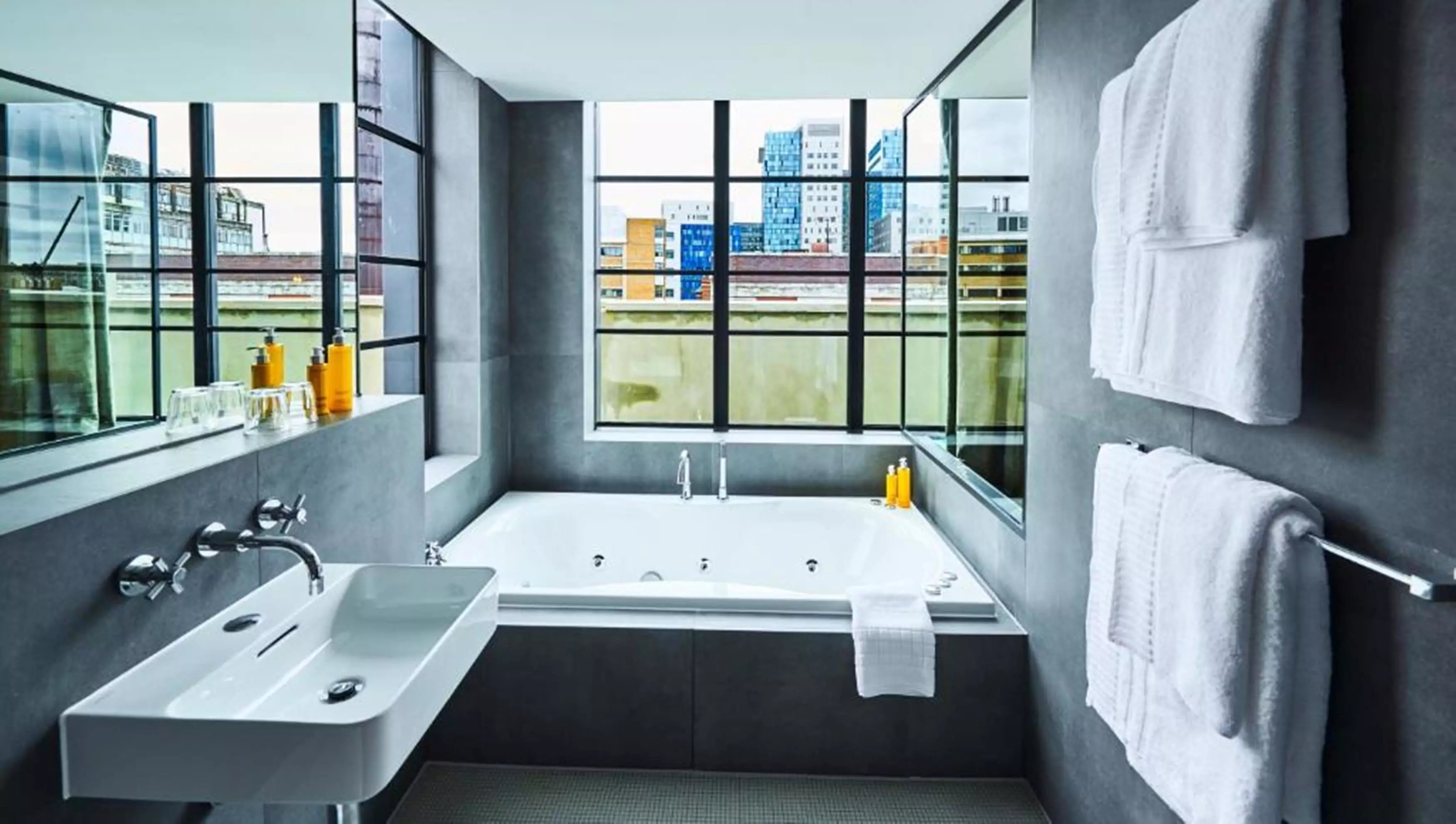 هتل New Road Hotel لندن