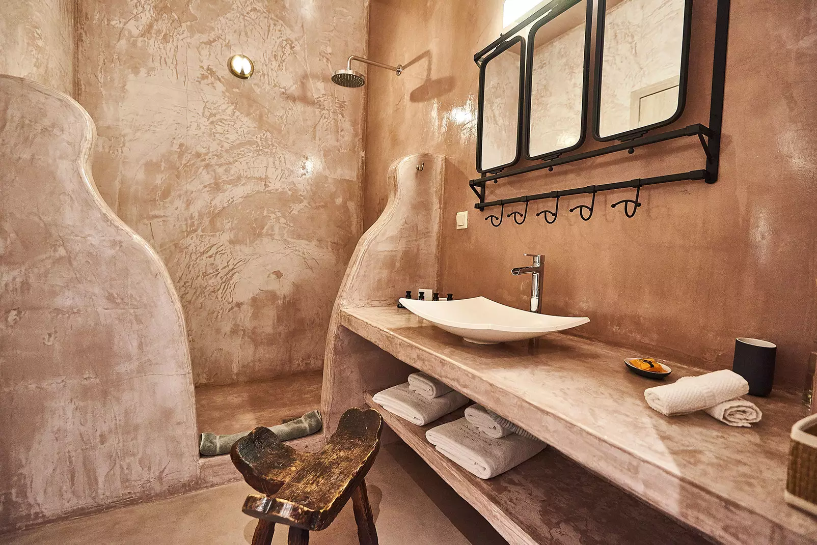 Alibaba https://cdn.alibaba.ir/ostorage/hotel-accommodation-images/69f613af61ec039ef759d1b6_Athen-Andronis-Athens-1.webp