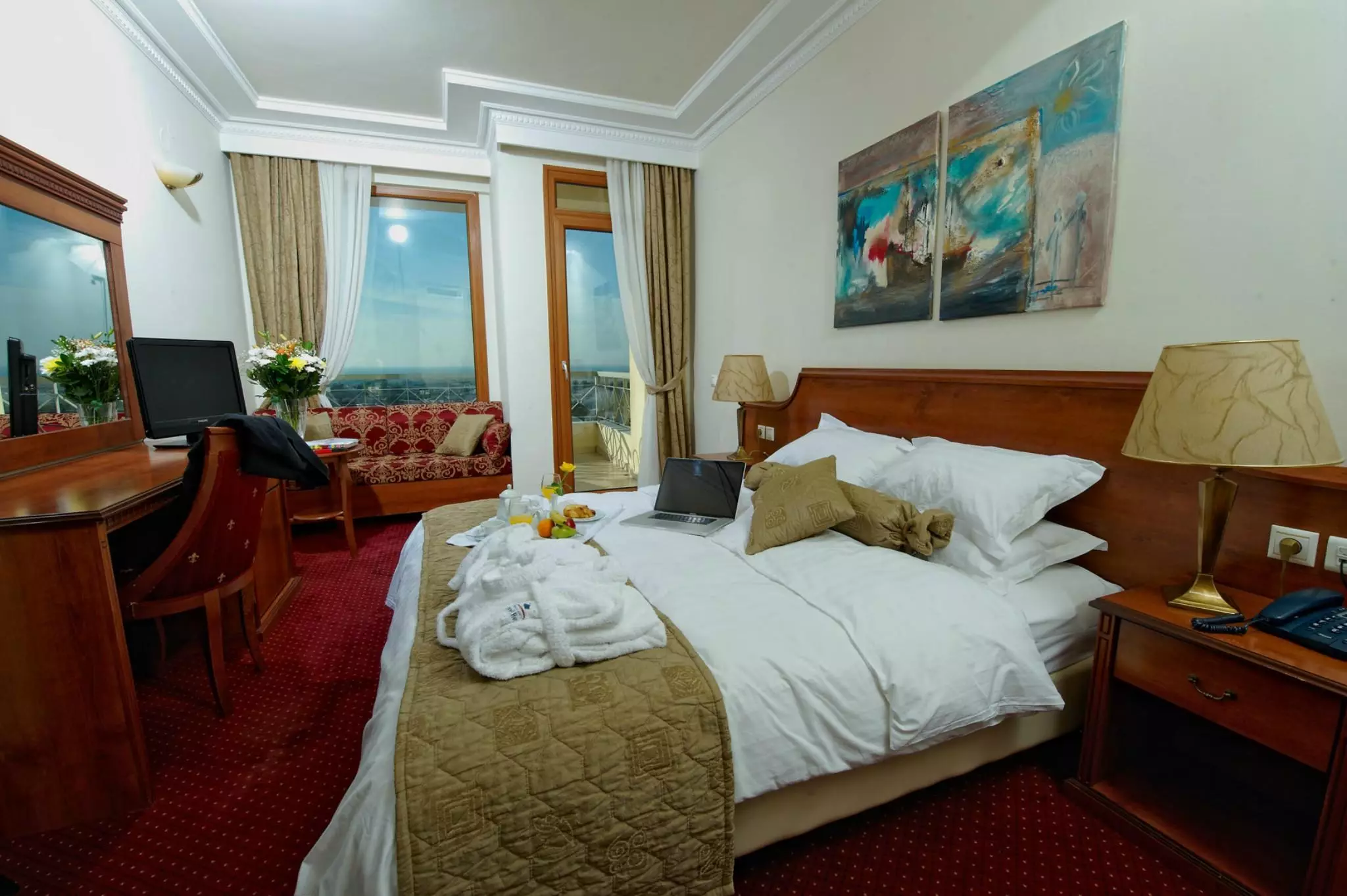 هتل Royal Hotel Perea