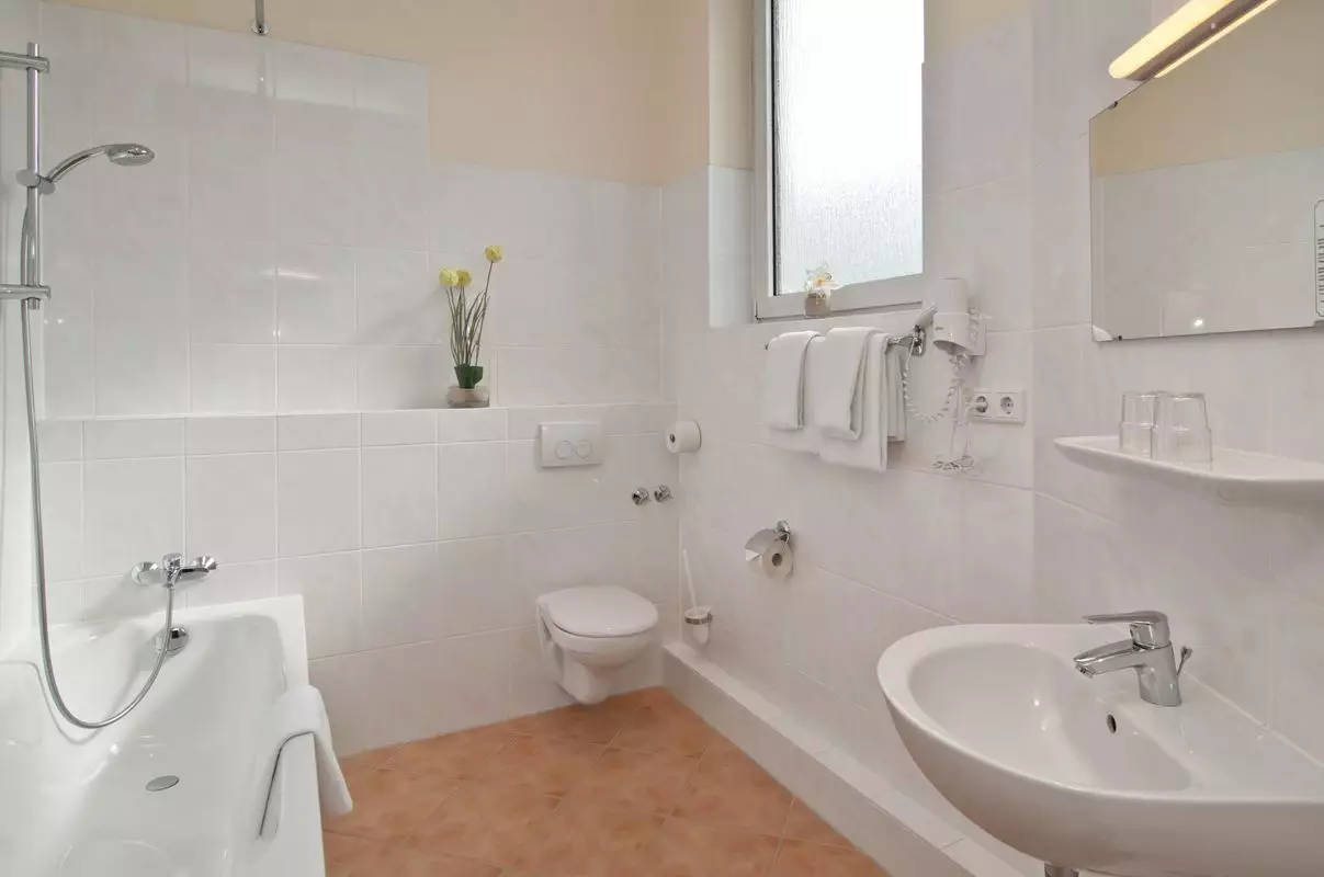 Alibaba https://cdn.alibaba.ir/ostorage/hotel-accommodation-images/69f6e60961ec039ef75a4b48_Hamburg-Novum-Hotel-Continental-Hamburg-1.webp